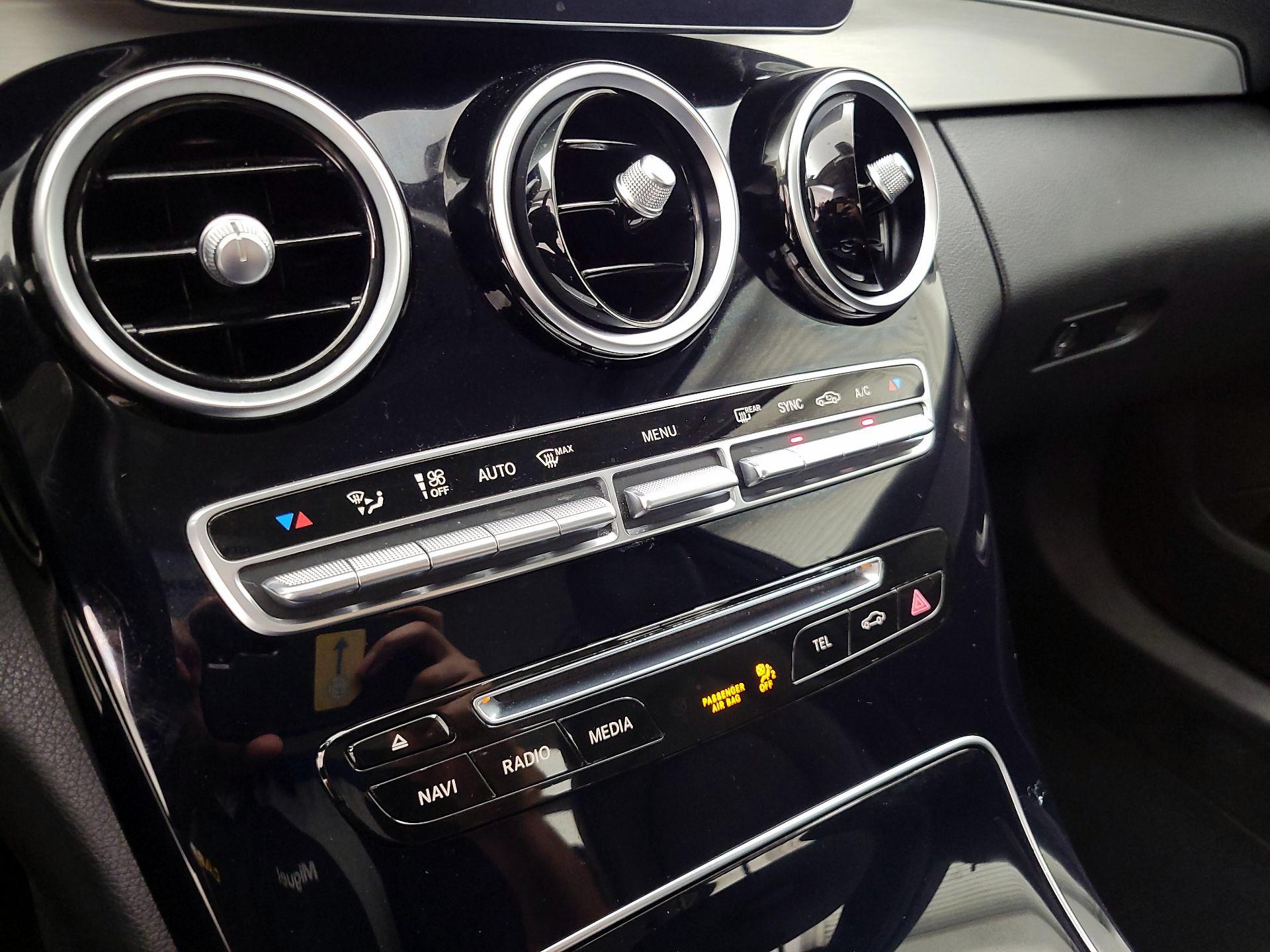 Thumbnail: 2015 Mercedes-Benz C-Class - 16