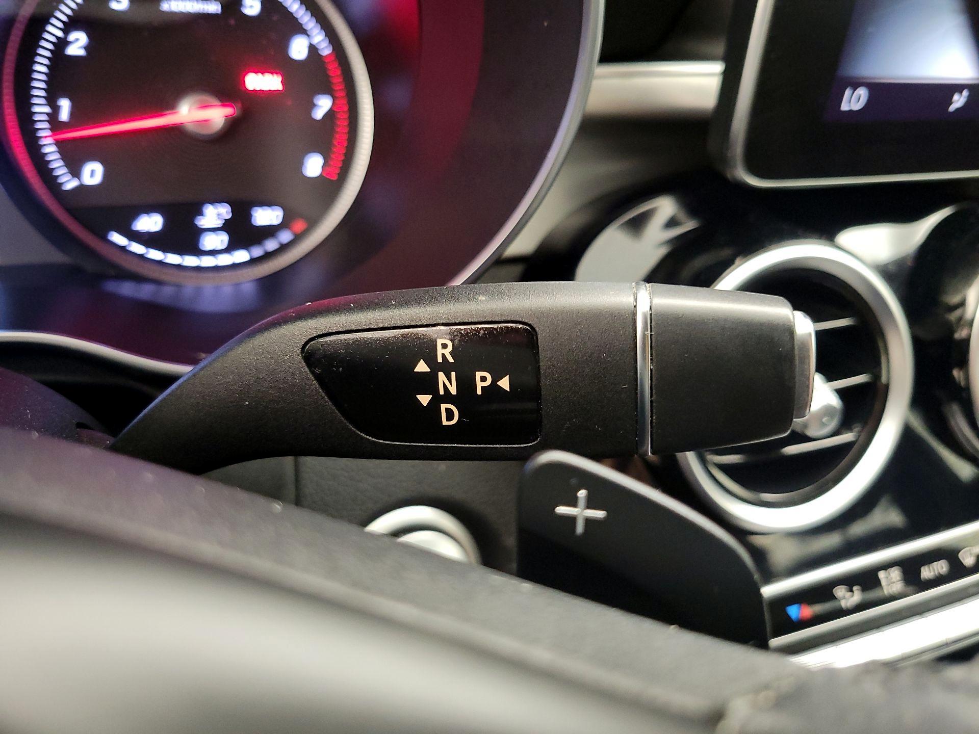 Thumbnail: 2015 Mercedes-Benz C-Class - 17