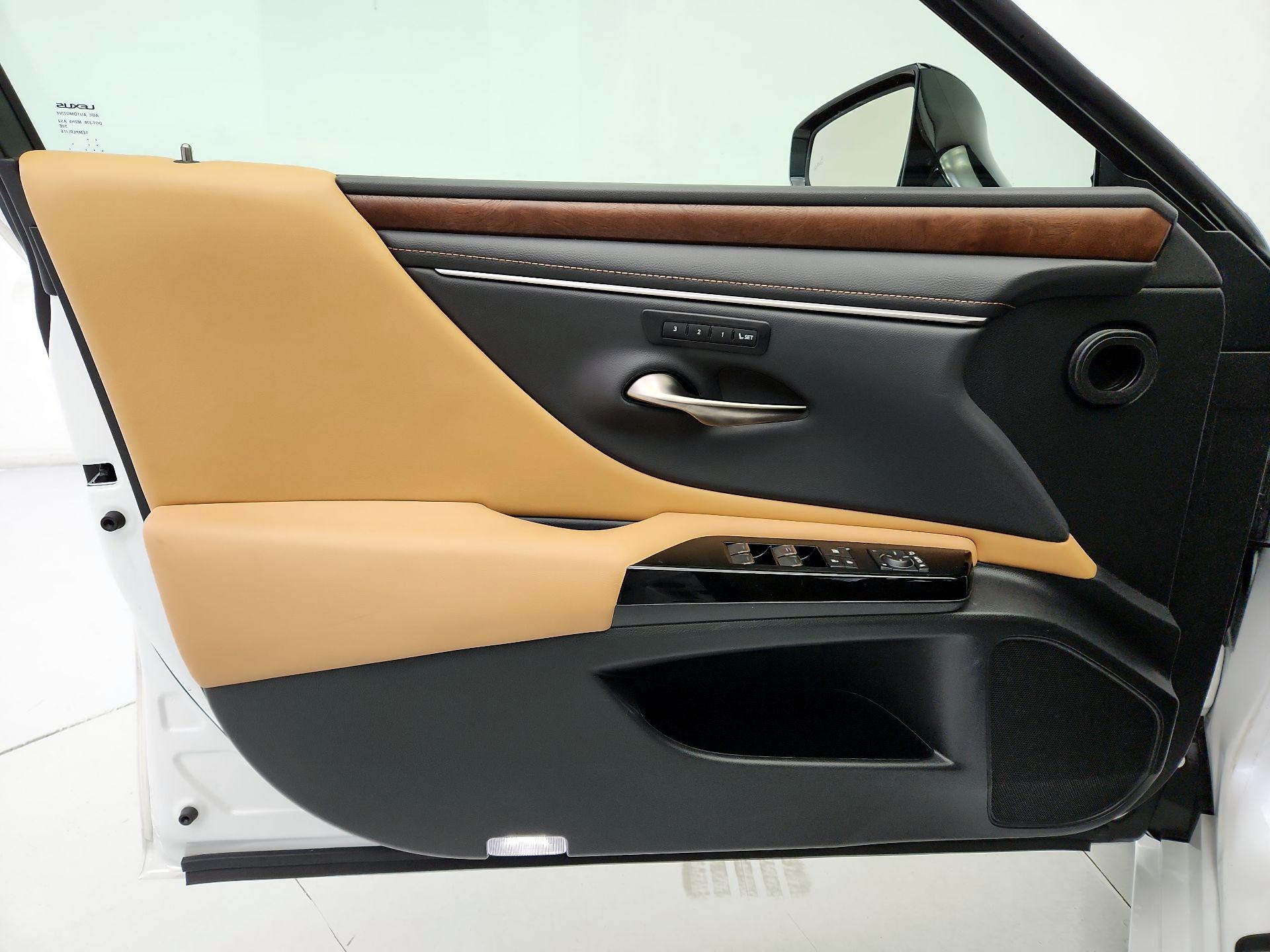 Thumbnail: 2024 Lexus ES - 12