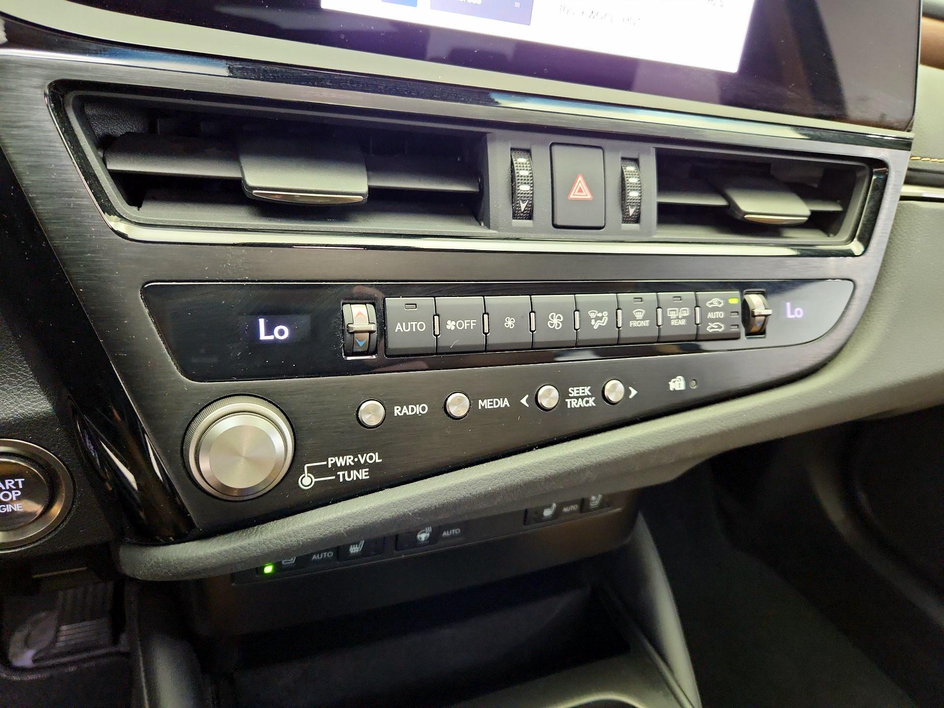 Thumbnail: 2024 Lexus ES - 17