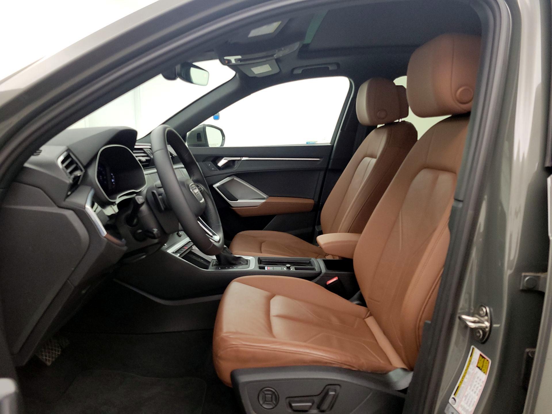 Thumbnail: 2021 Audi Q3 - 11