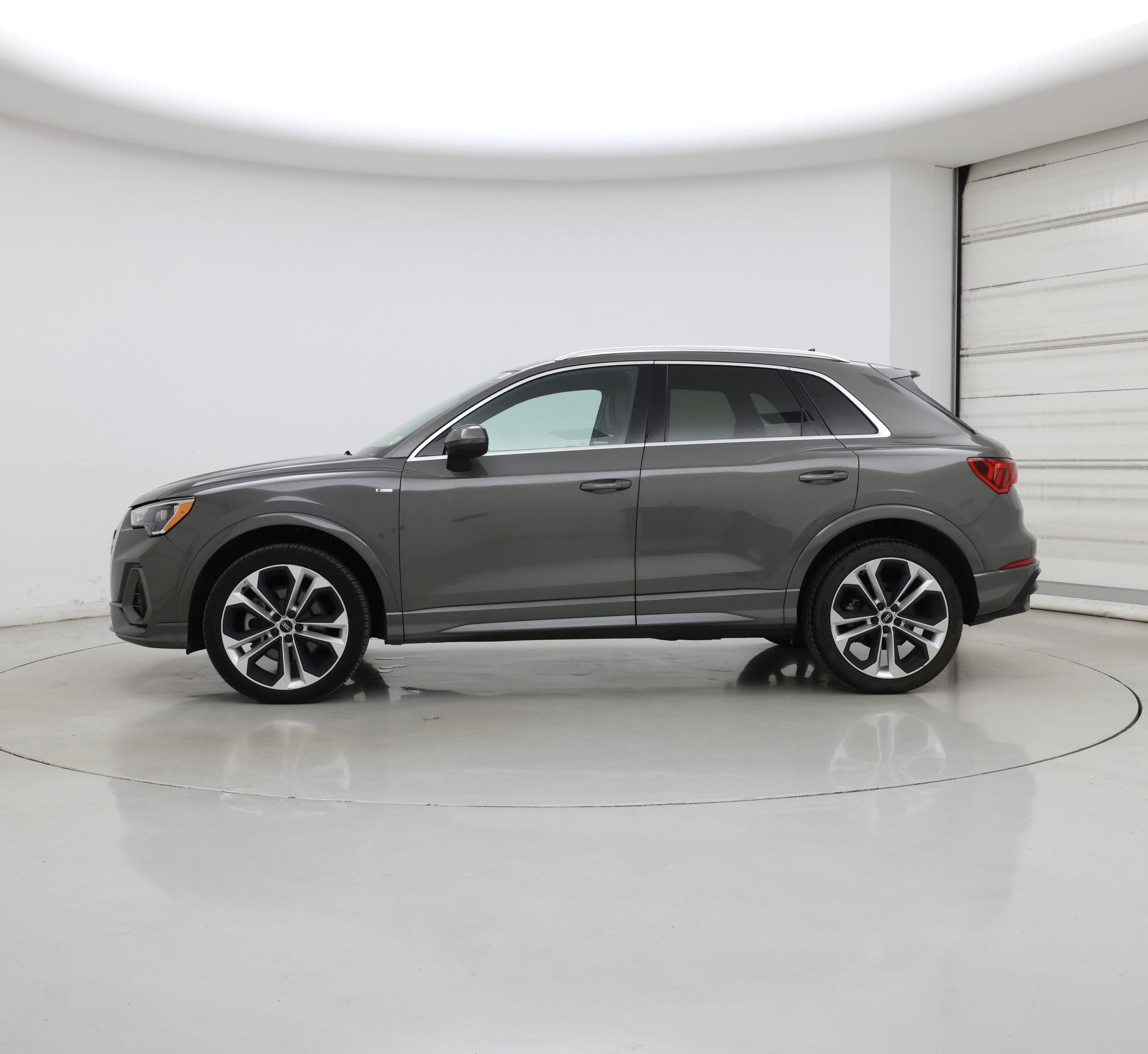 Thumbnail: 2021 Audi Q3 - 3
