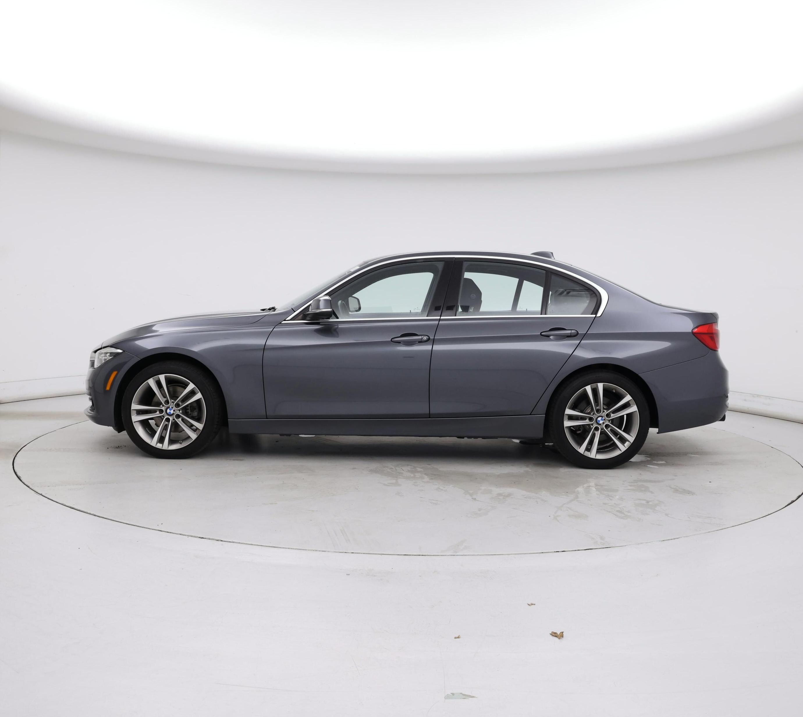 Thumbnail: 2018 BMW 3 Series - 3