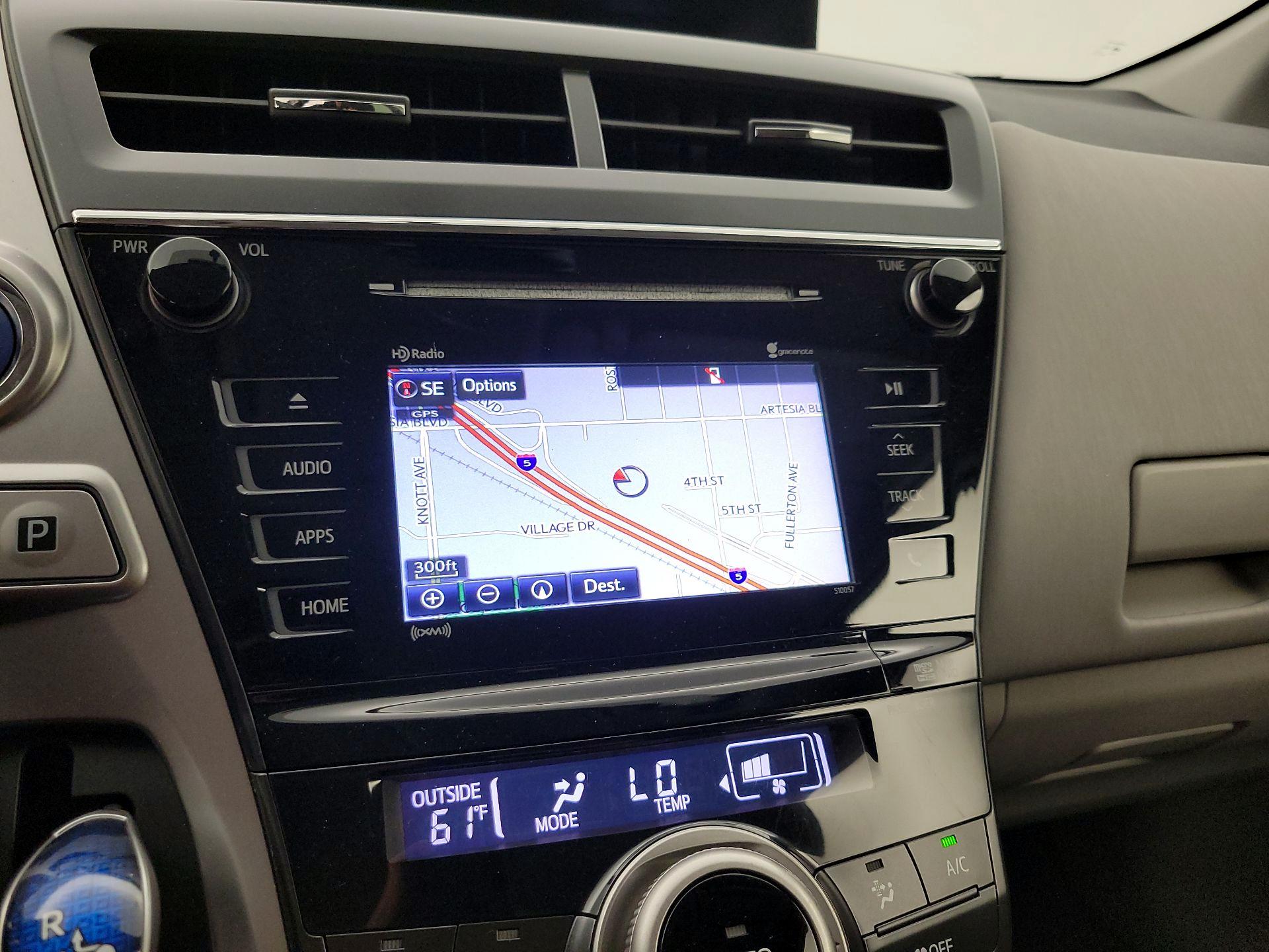 Thumbnail: 2016 Toyota Prius v - 13
