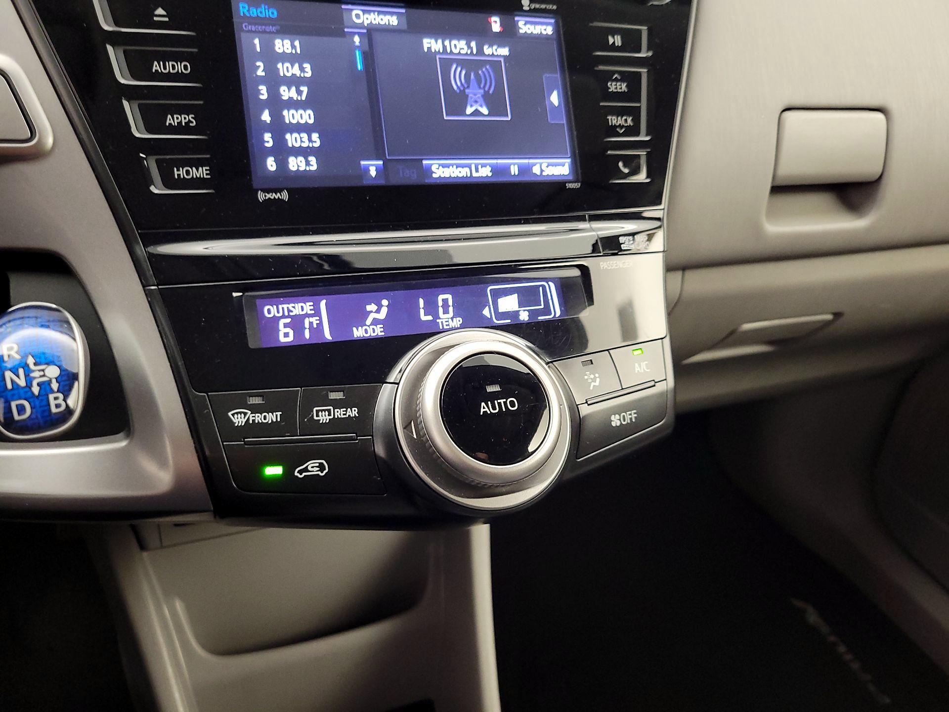 Thumbnail: 2016 Toyota Prius v - 16