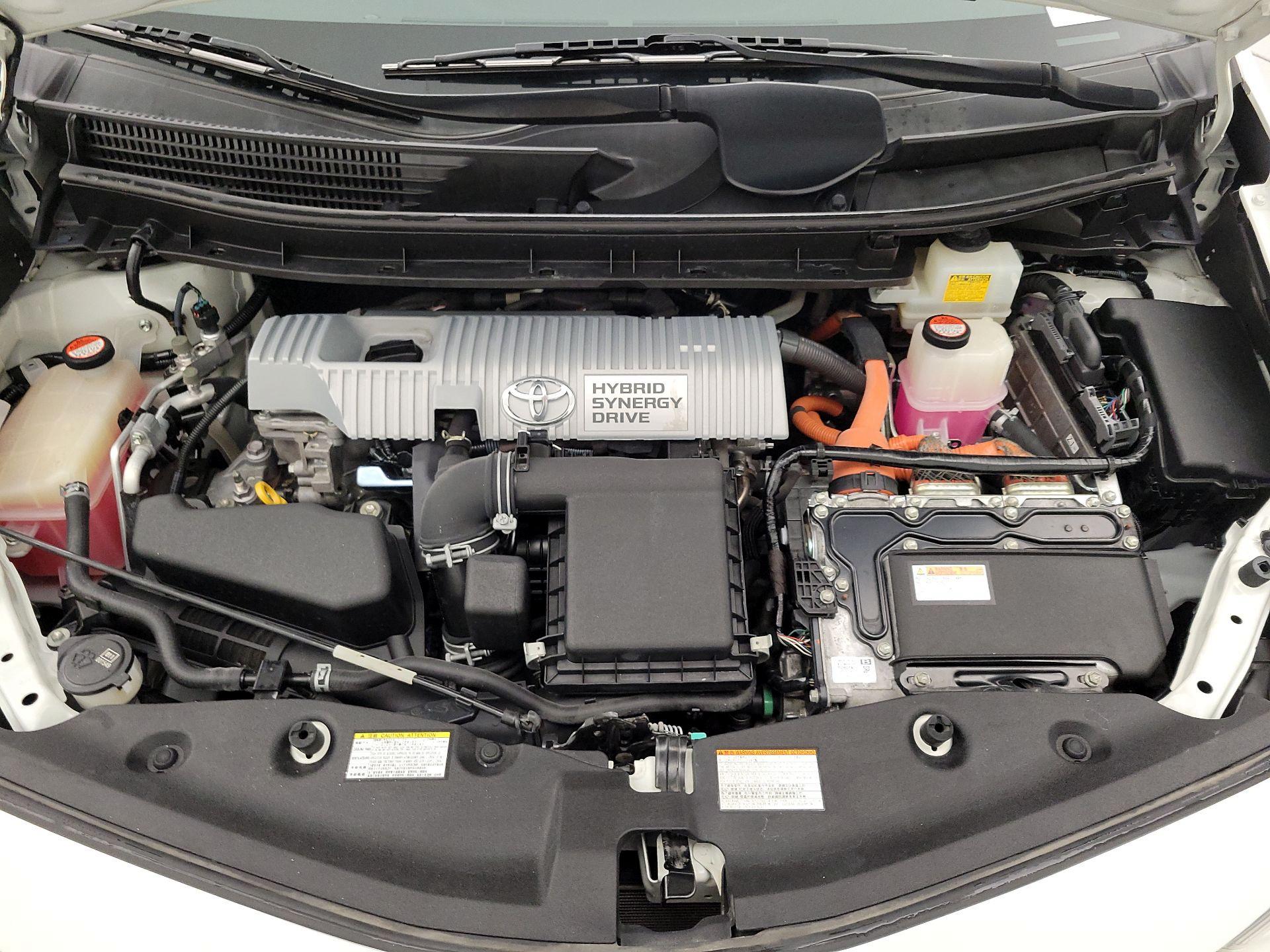 Thumbnail: 2016 Toyota Prius v - 20