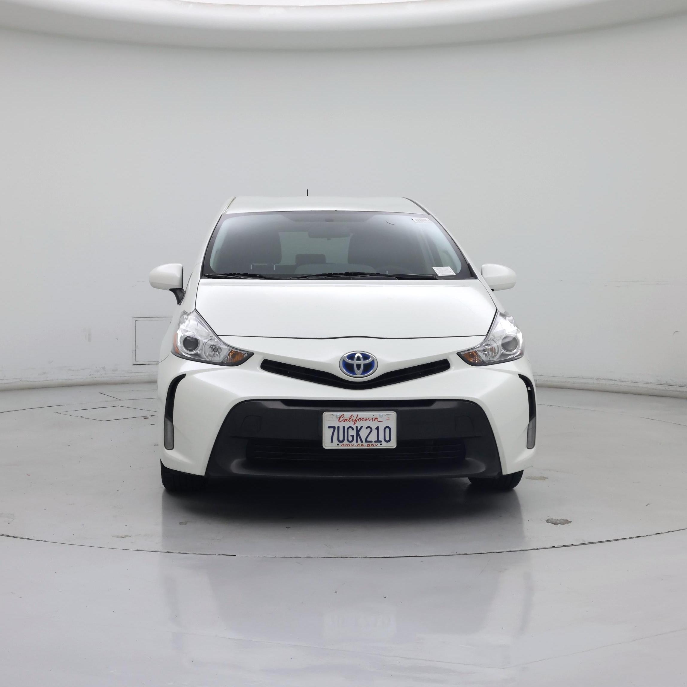 Thumbnail: 2016 Toyota Prius v - 5