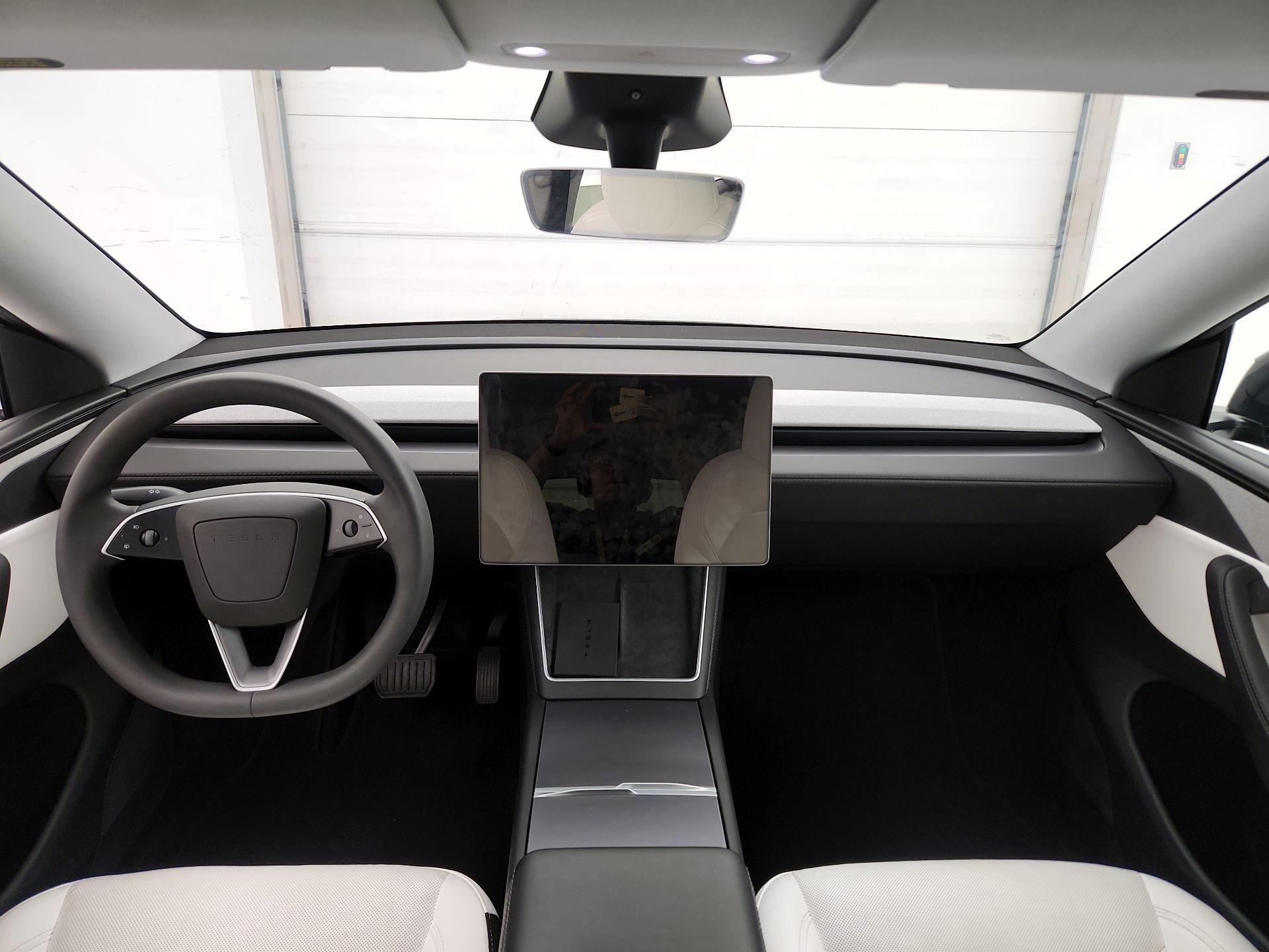 Thumbnail: 2026 Tesla Model Y - 9