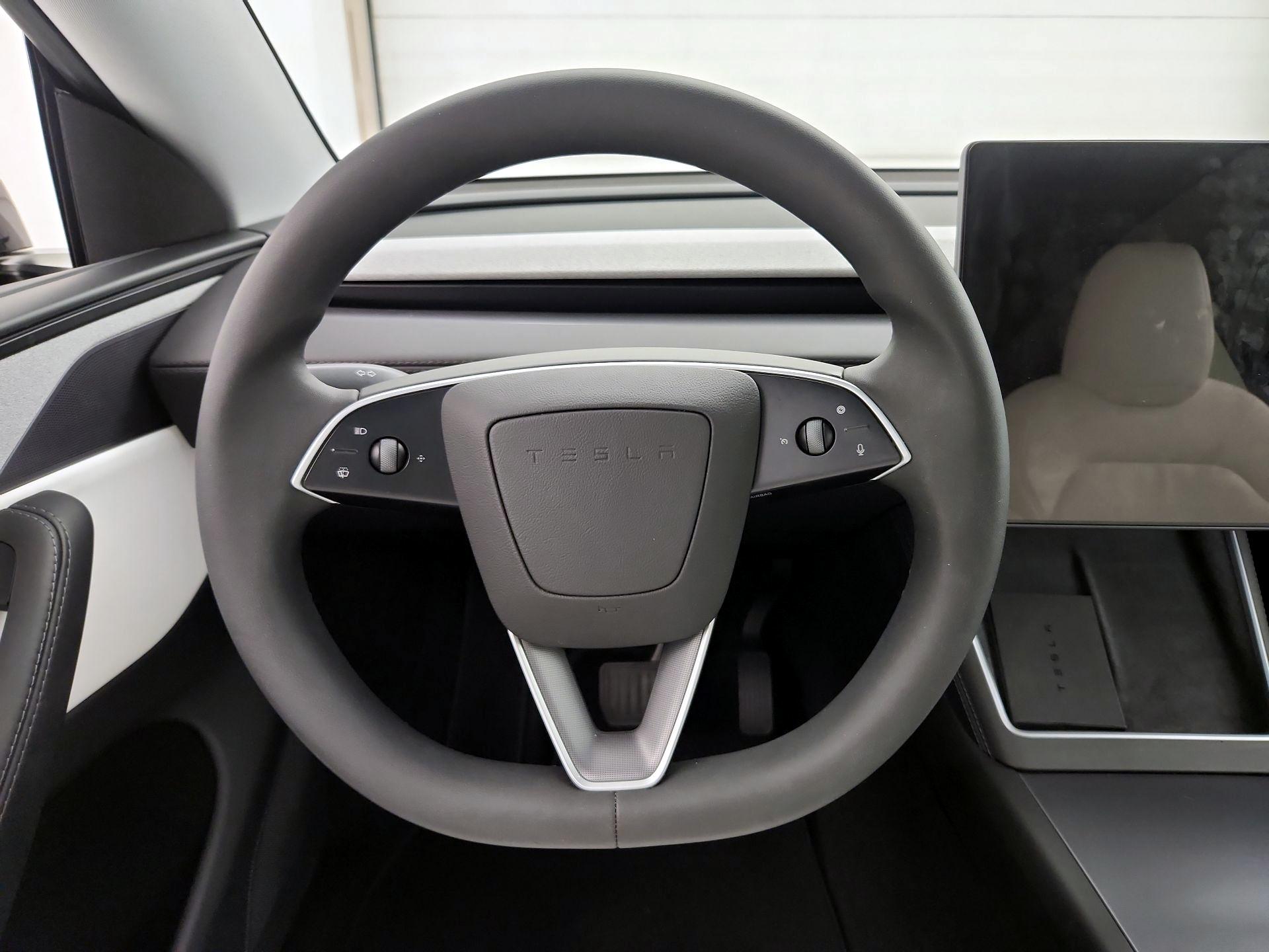 Thumbnail: 2026 Tesla Model Y - 10