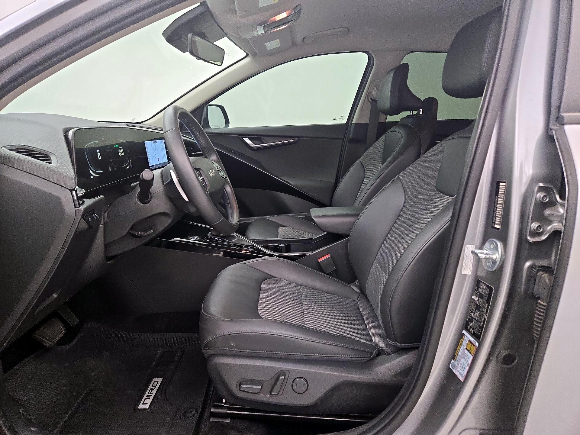 Thumbnail: 2023 Kia Niro - 11
