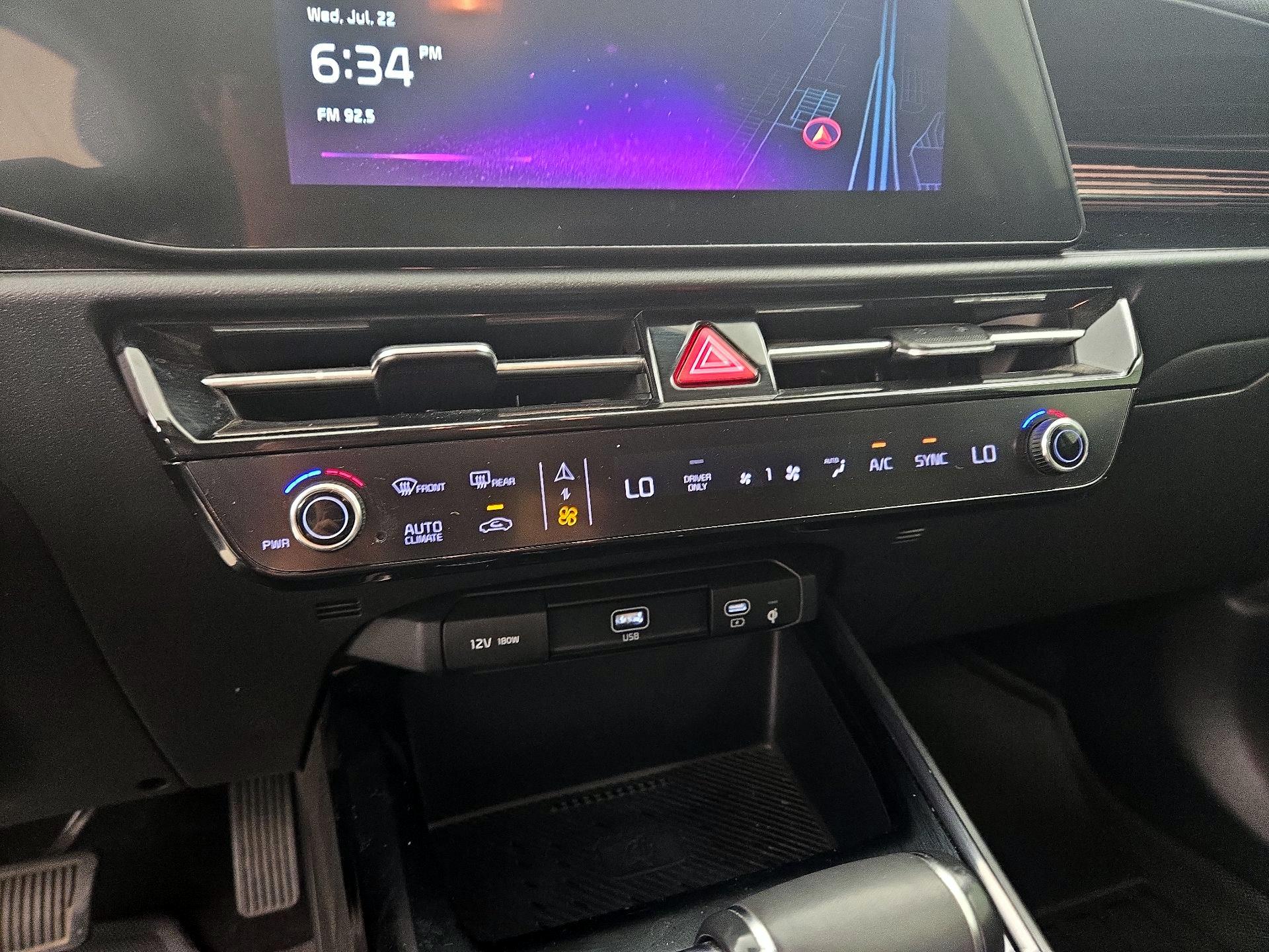 Thumbnail: 2023 Kia Niro - 17