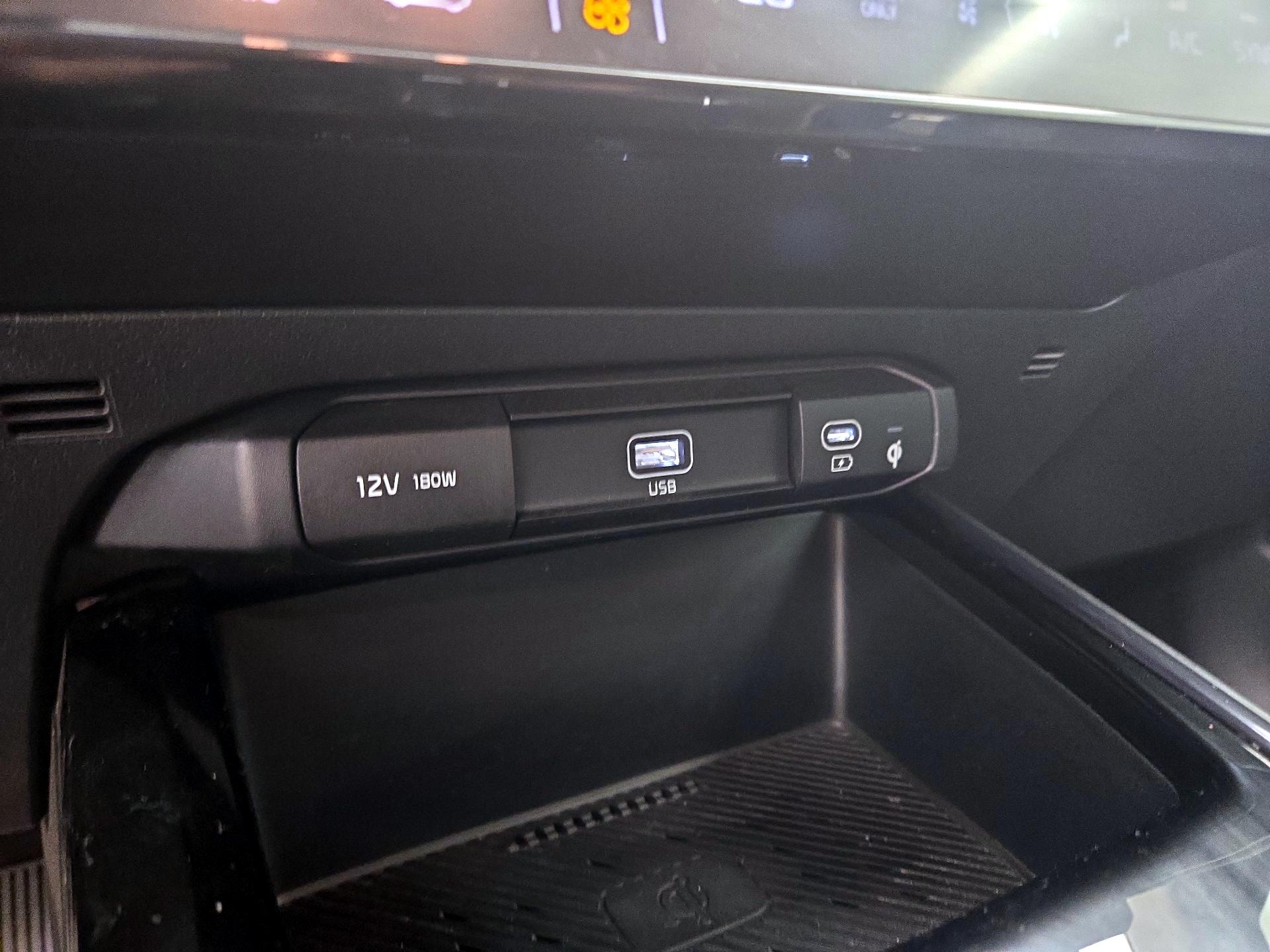 Thumbnail: 2023 Kia Niro - 19