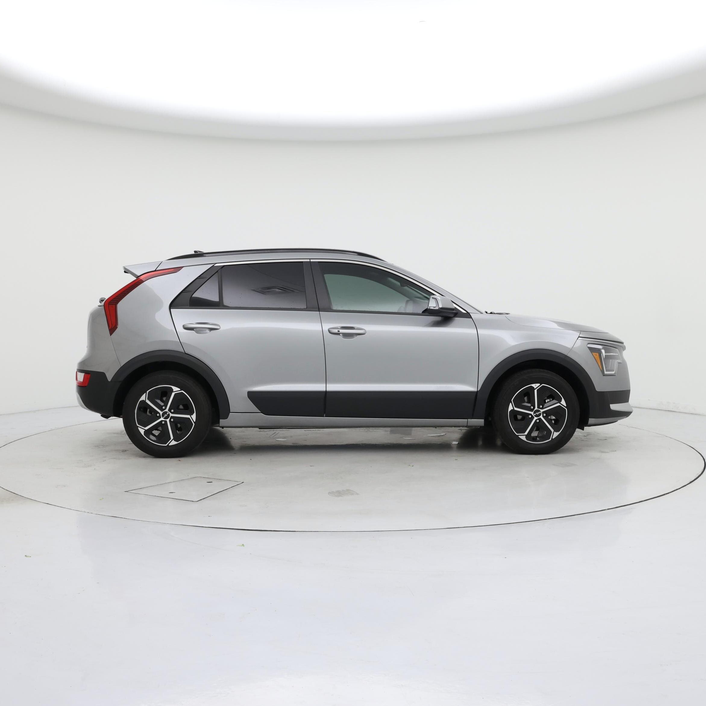 Thumbnail: 2023 Kia Niro - 7