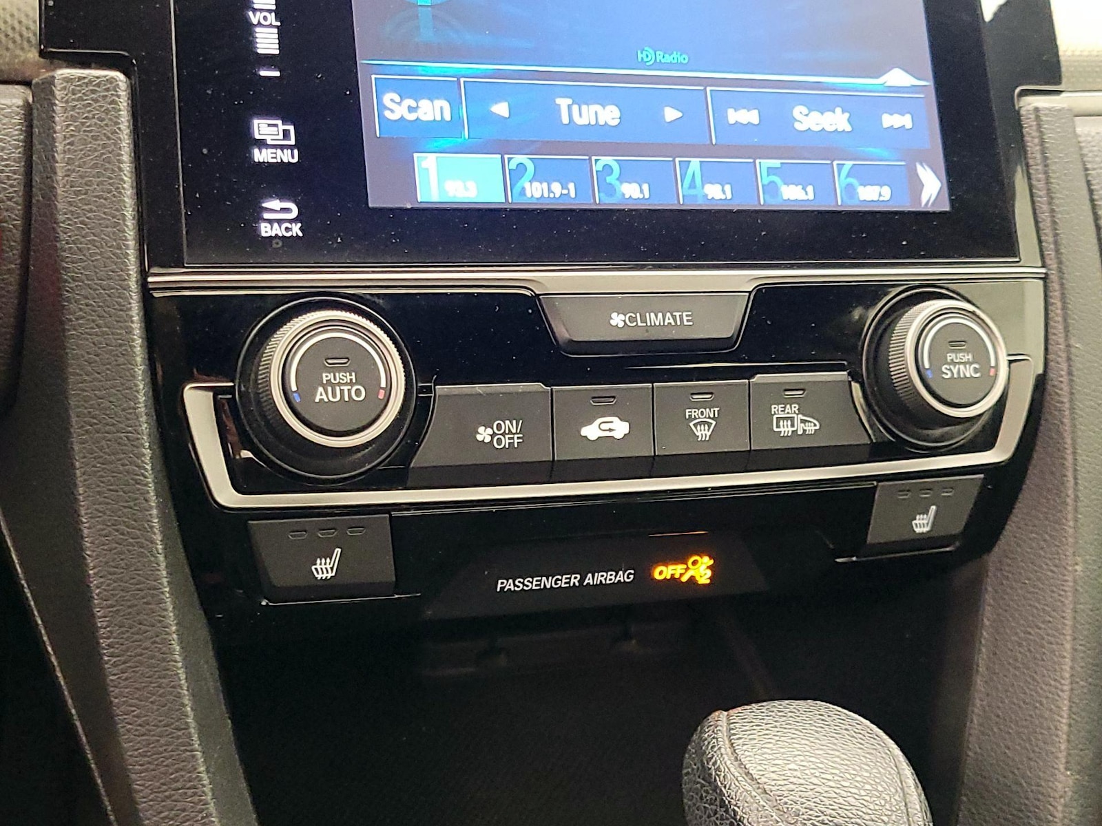 2018 Honda Civic Hatchback EX - Photo 17