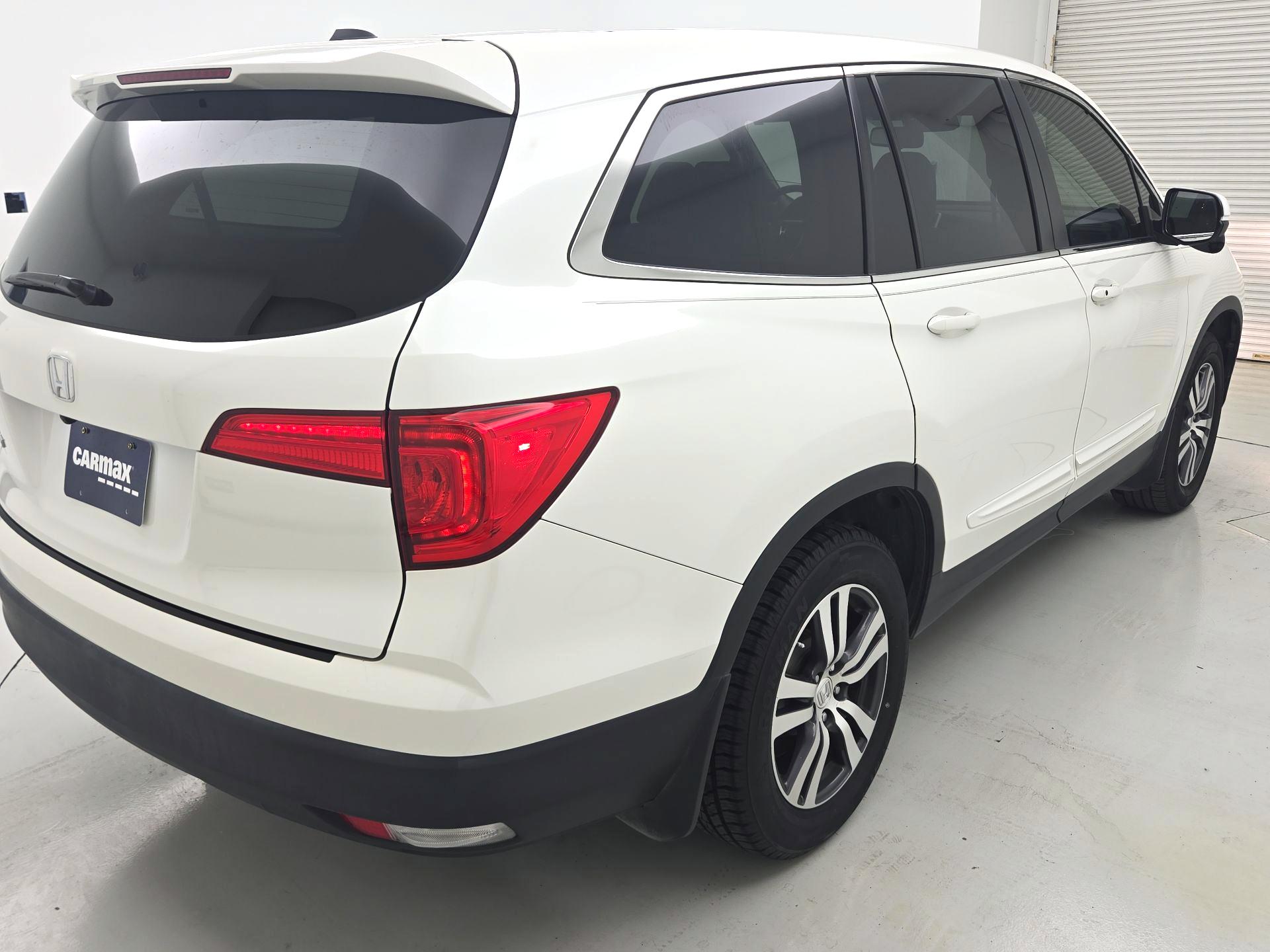 Thumbnail: 2017 Honda Pilot - 5