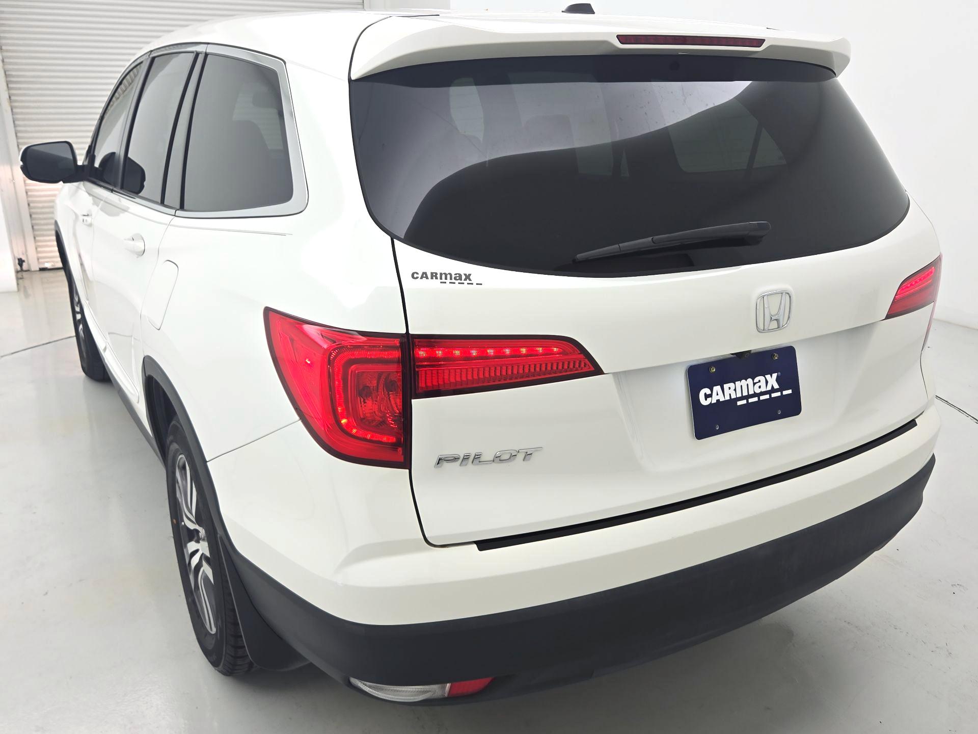Thumbnail: 2017 Honda Pilot - 7