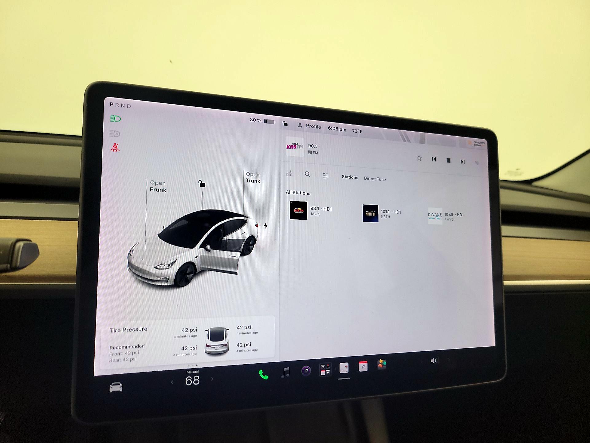 Thumbnail: 2021 Tesla Model 3 - 14