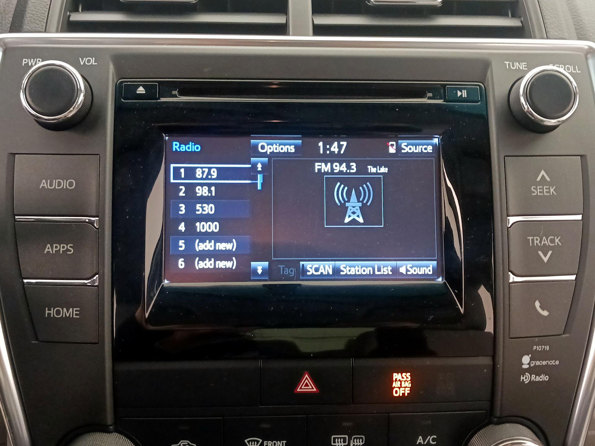 Thumbnail: 2015 Toyota Camry - 15