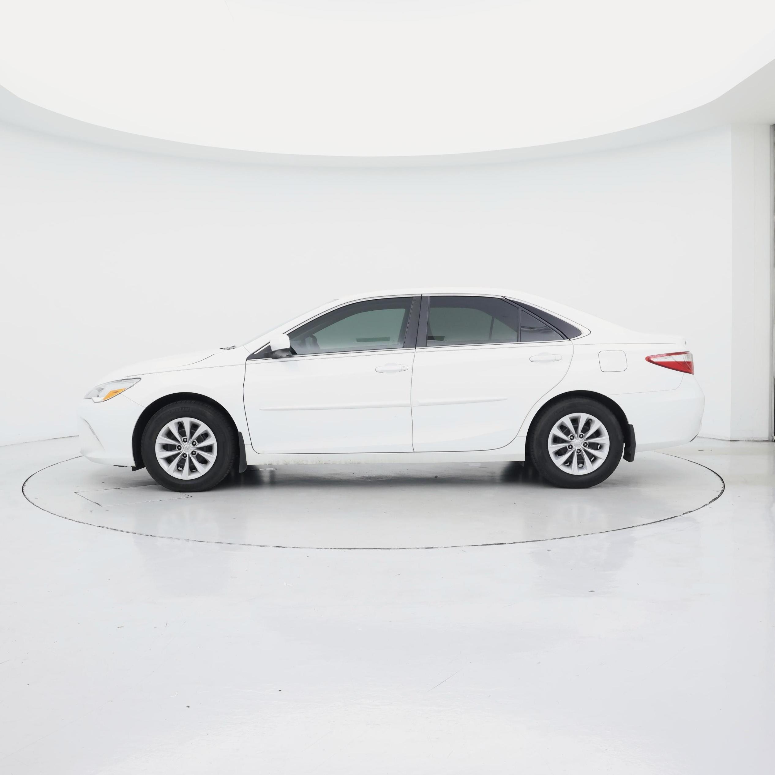 Thumbnail: 2015 Toyota Camry - 3