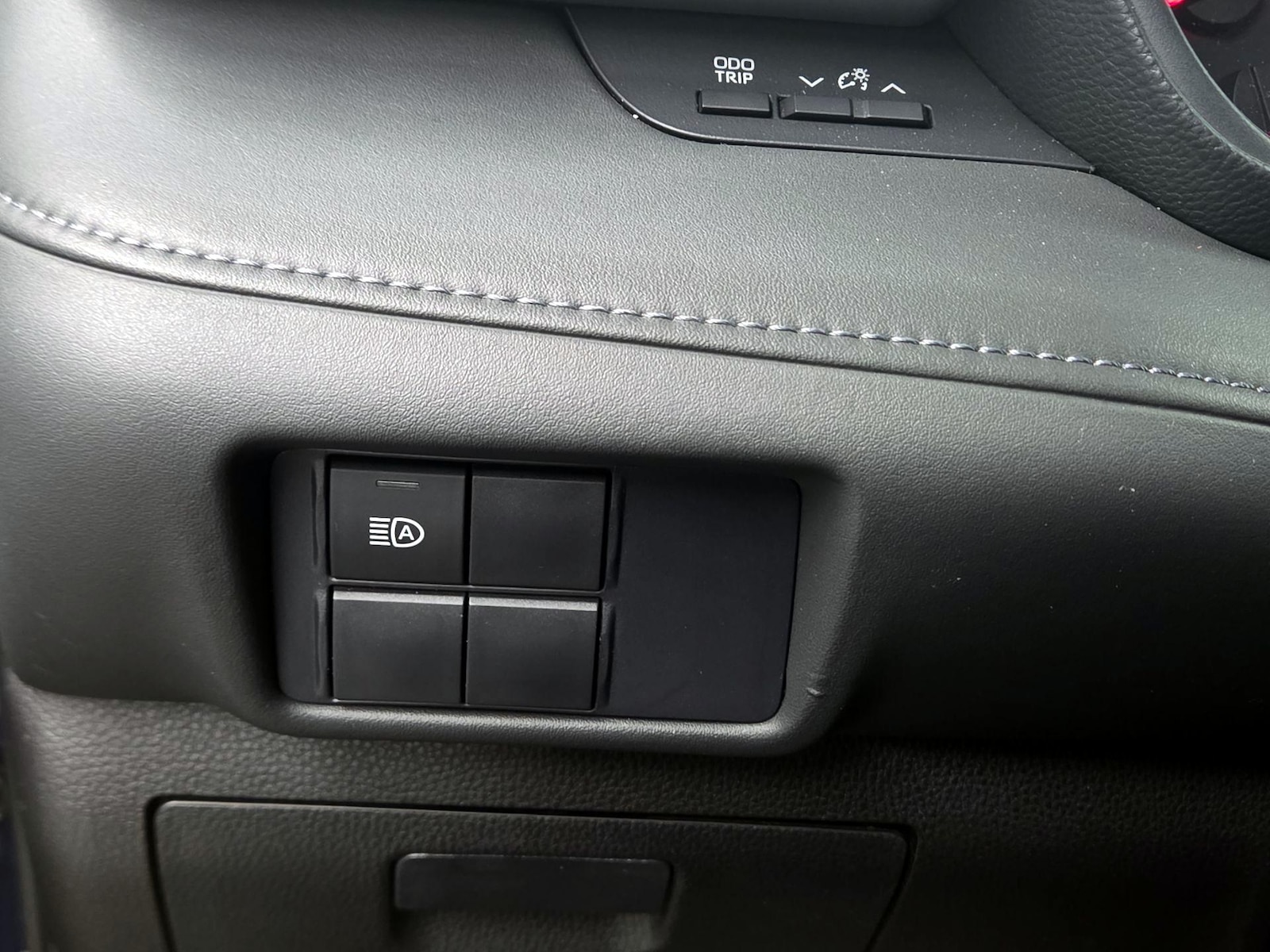 2021 Toyota Highlander L - Photo 14