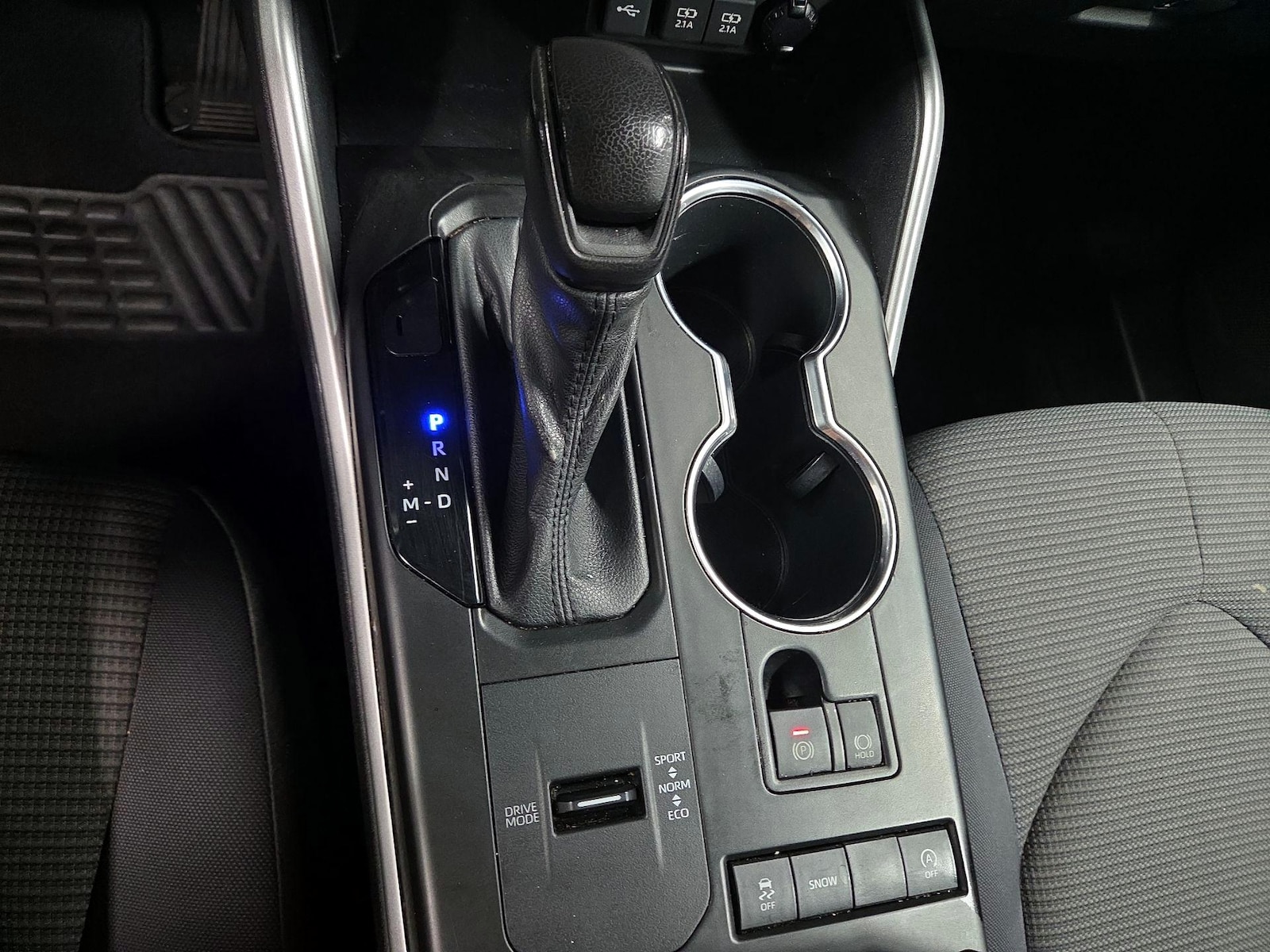 2021 Toyota Highlander L - Photo 18