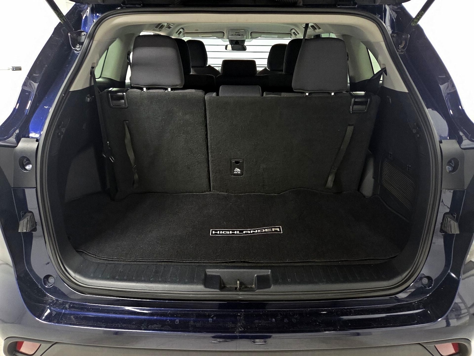 2021 Toyota Highlander L - Photo 22