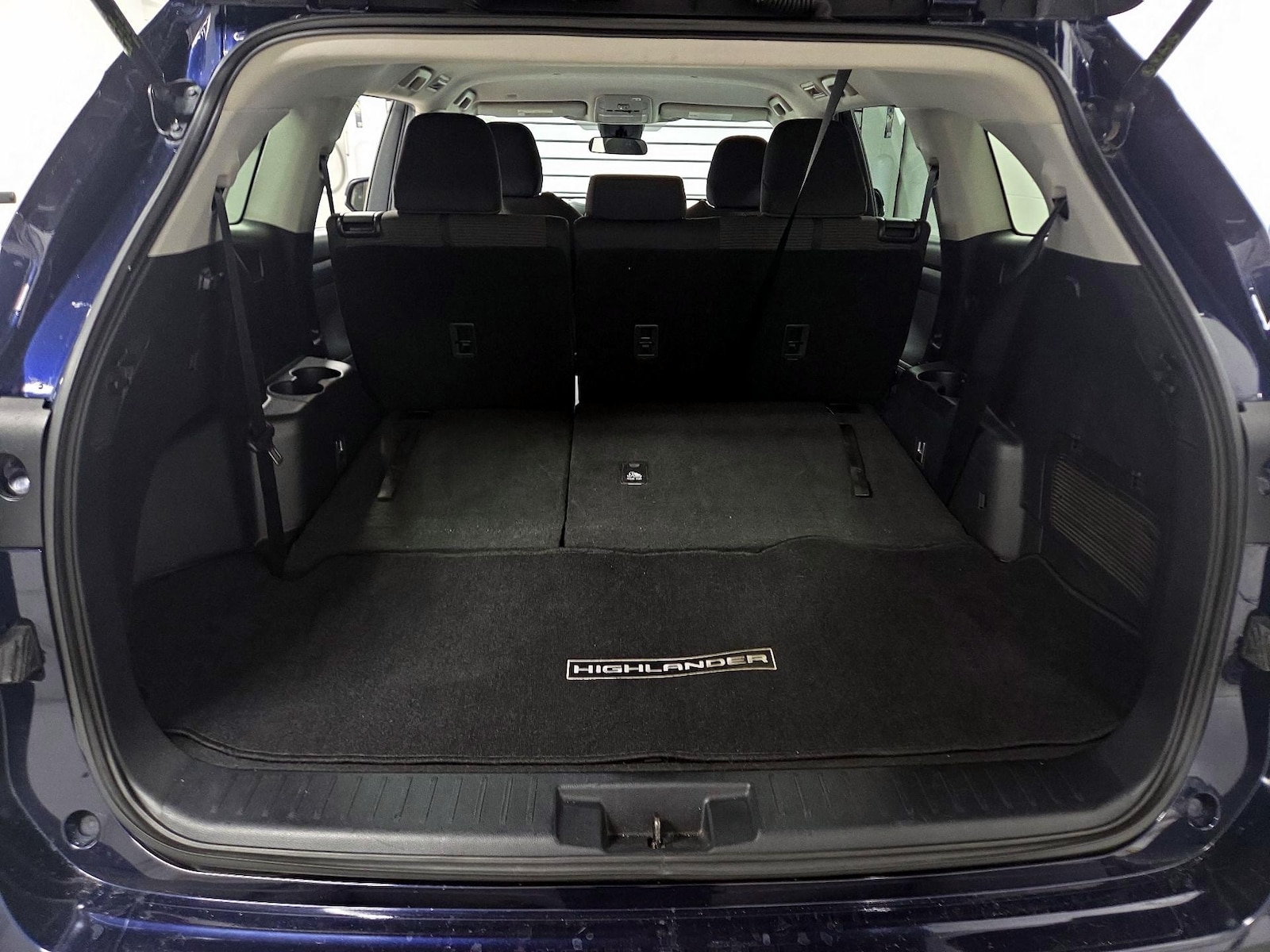 2021 Toyota Highlander L - Photo 23