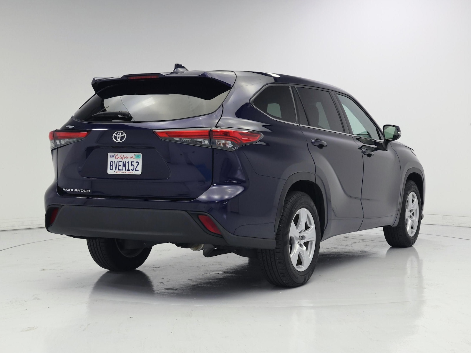 2021 Toyota Highlander L - Photo 9