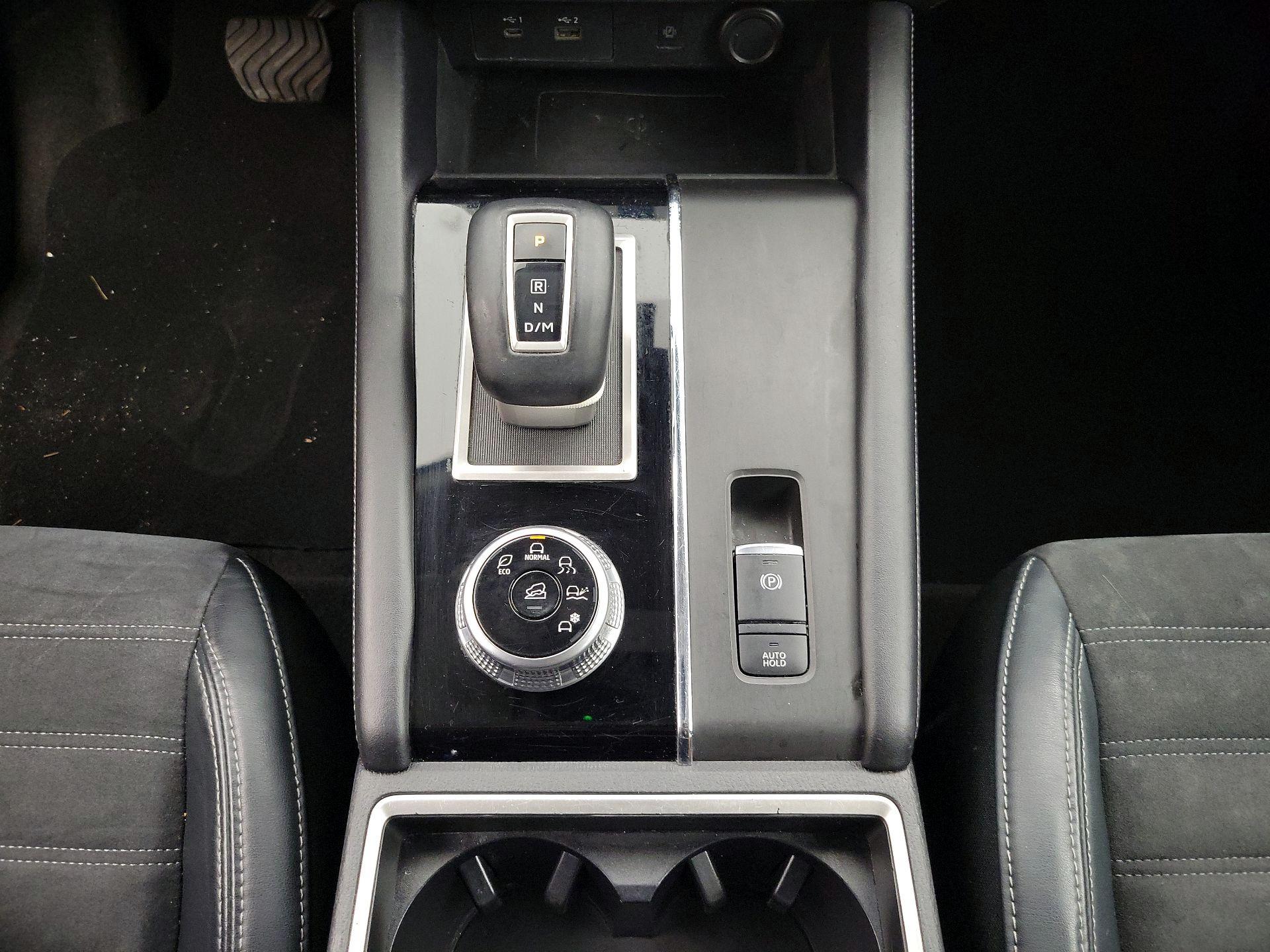 Thumbnail: 2022 Mitsubishi Outlander - 17
