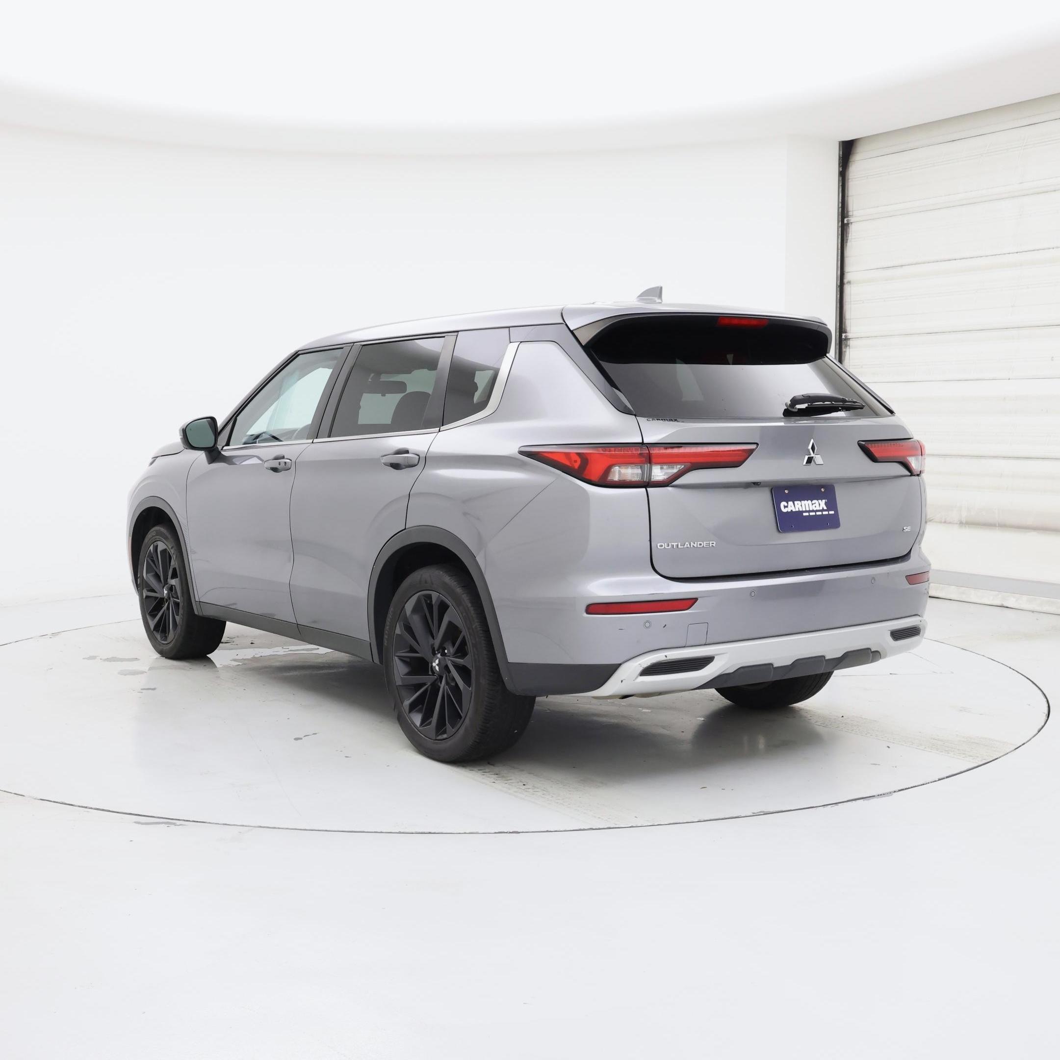Thumbnail: 2022 Mitsubishi Outlander - 2