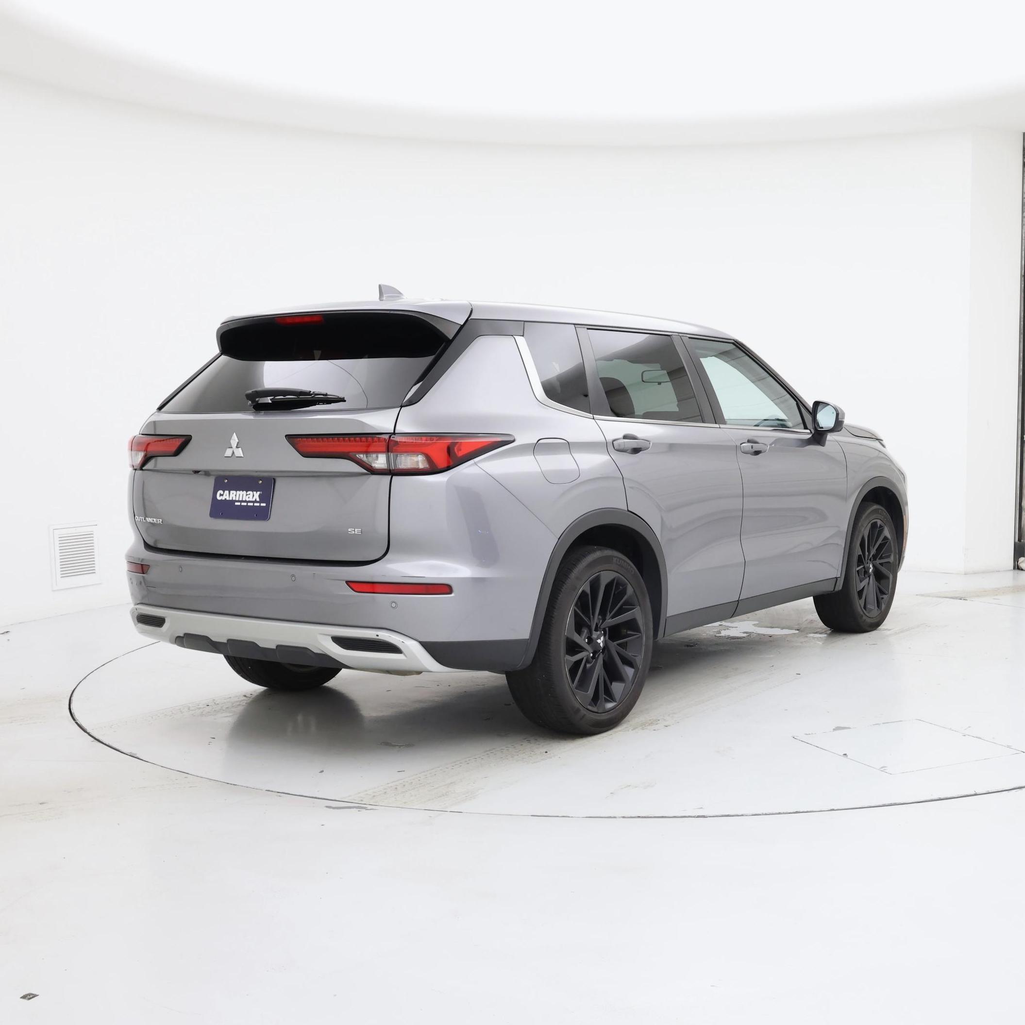Thumbnail: 2022 Mitsubishi Outlander - 8
