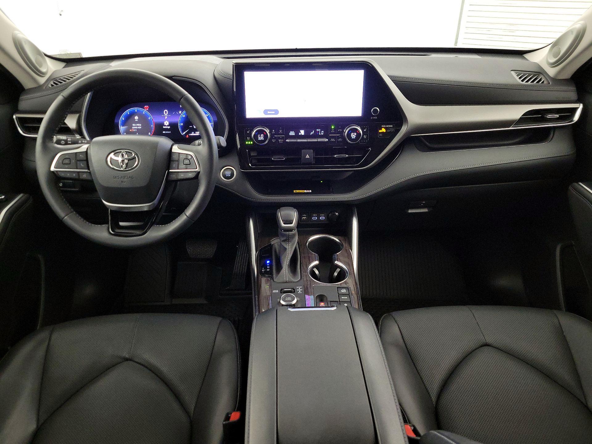 Thumbnail: 2024 Toyota Highlander - 9