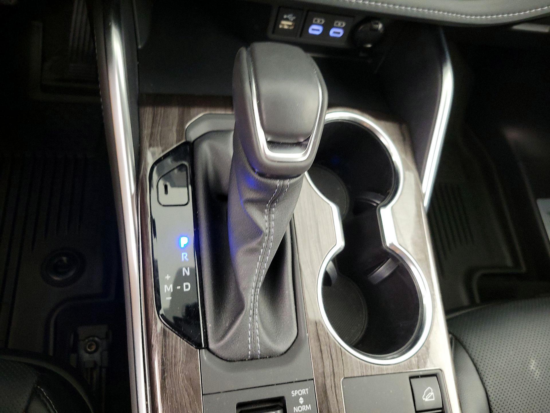 Thumbnail: 2024 Toyota Highlander - 17