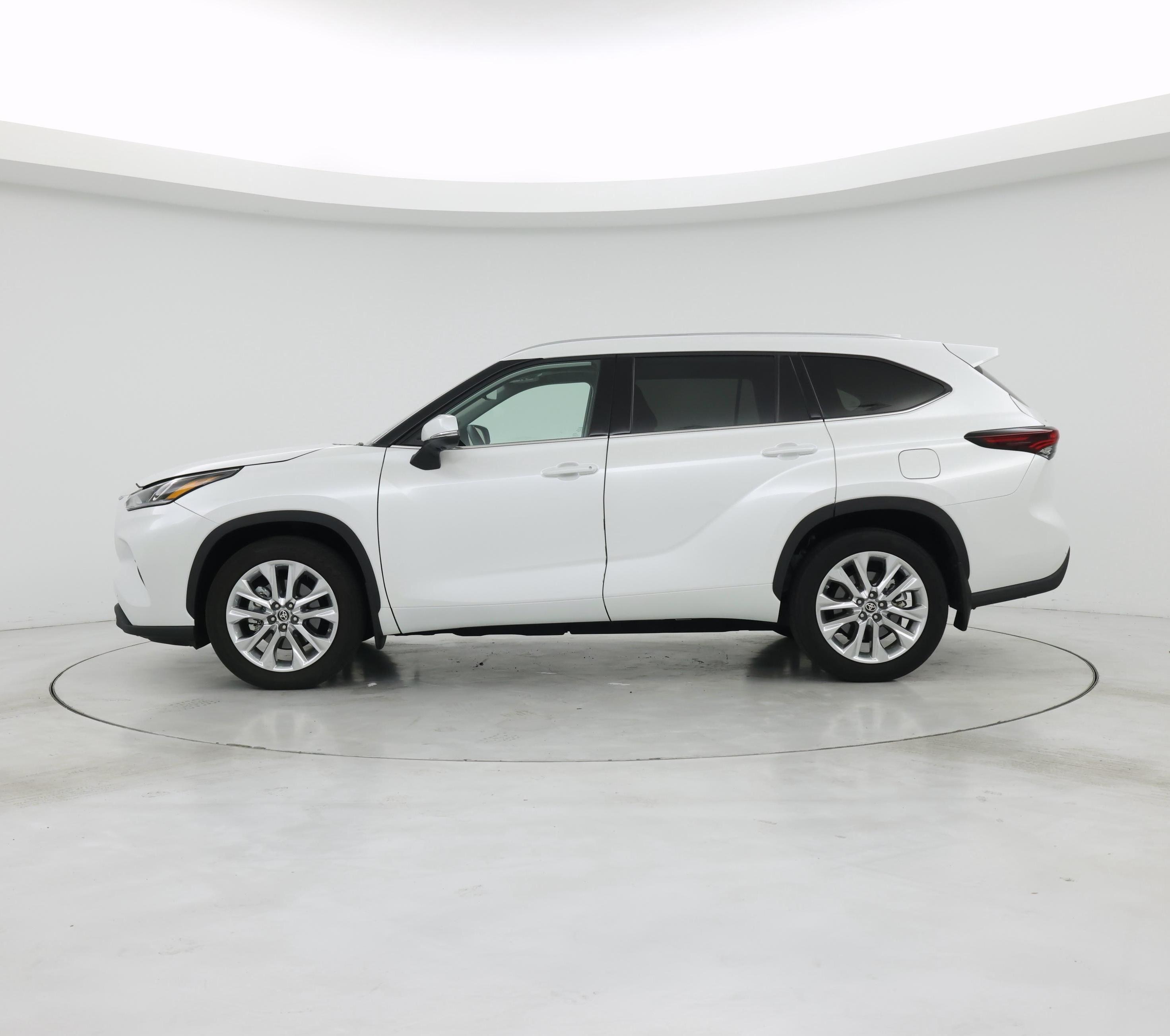 Thumbnail: 2024 Toyota Highlander - 3