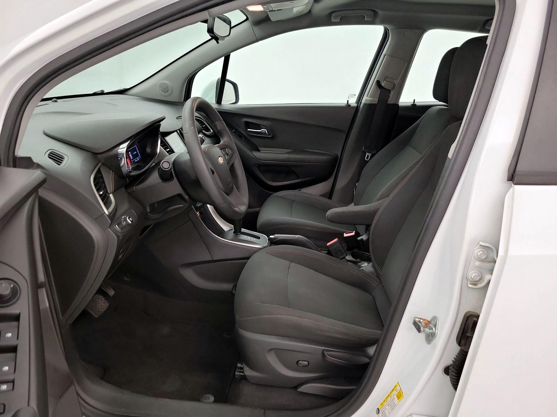 Thumbnail: 2017 Chevrolet Trax - 11