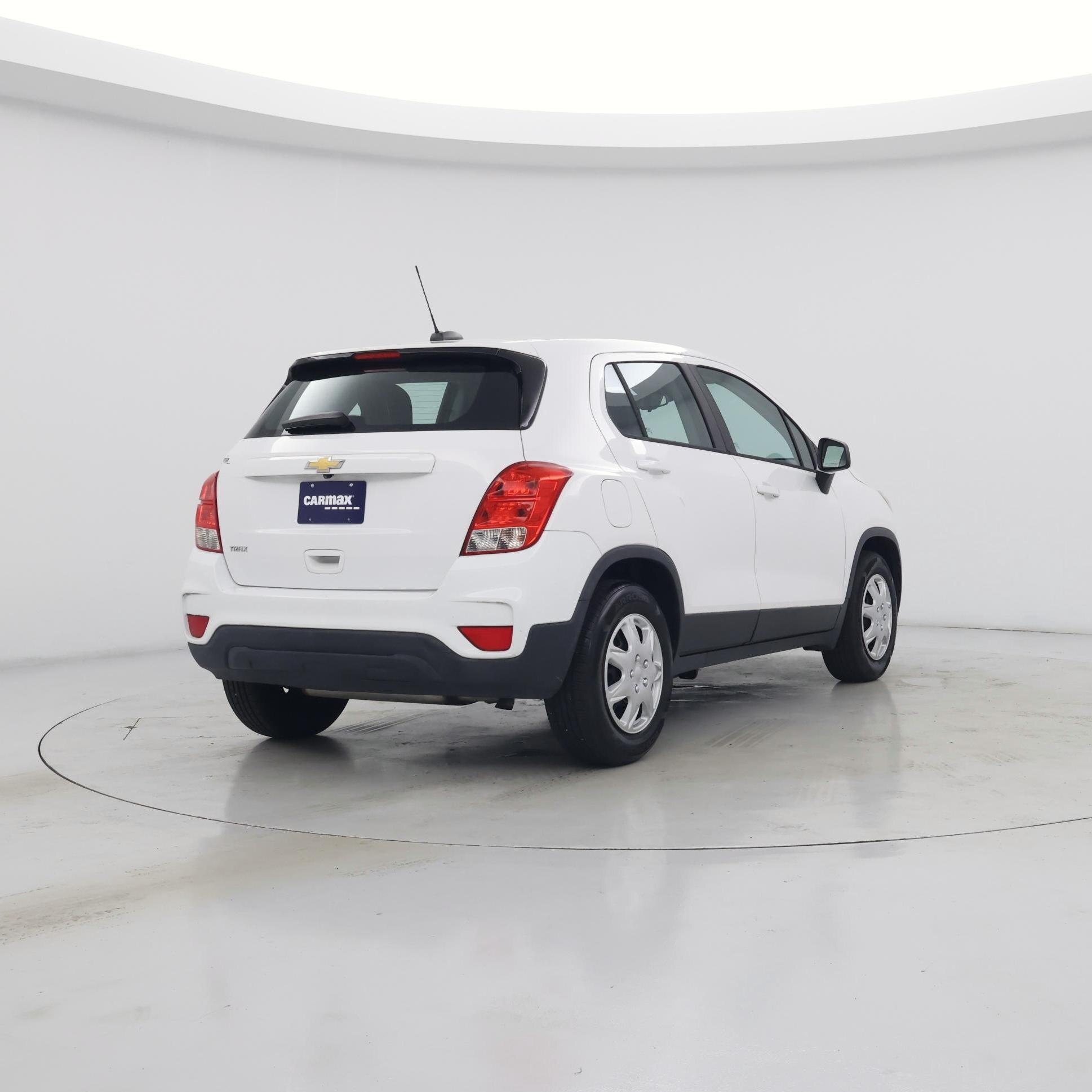 Thumbnail: 2017 Chevrolet Trax - 8