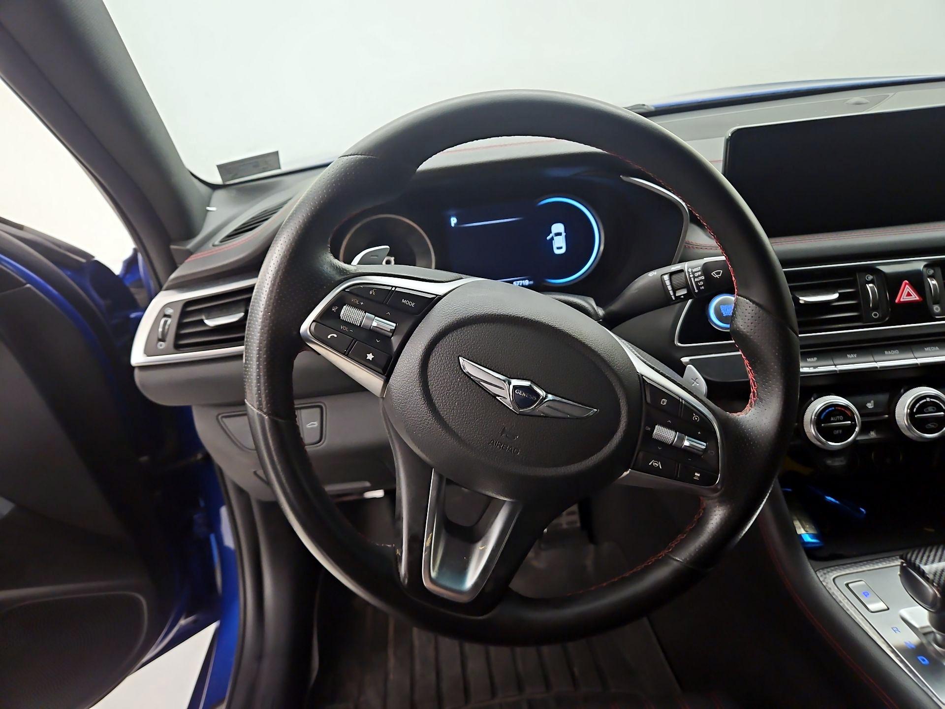 Thumbnail: 2022 Genesis G70 - 10