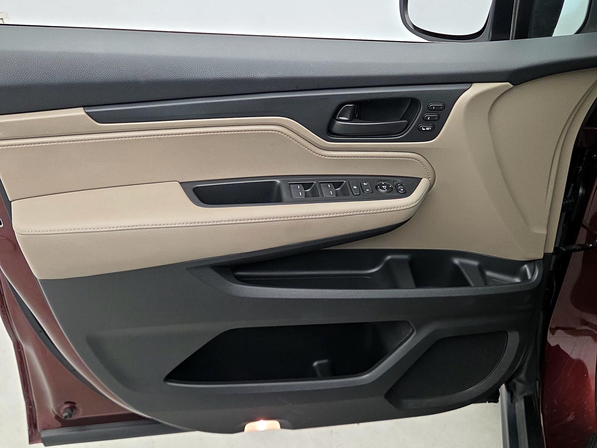 Thumbnail: 2018 Honda Odyssey - 12