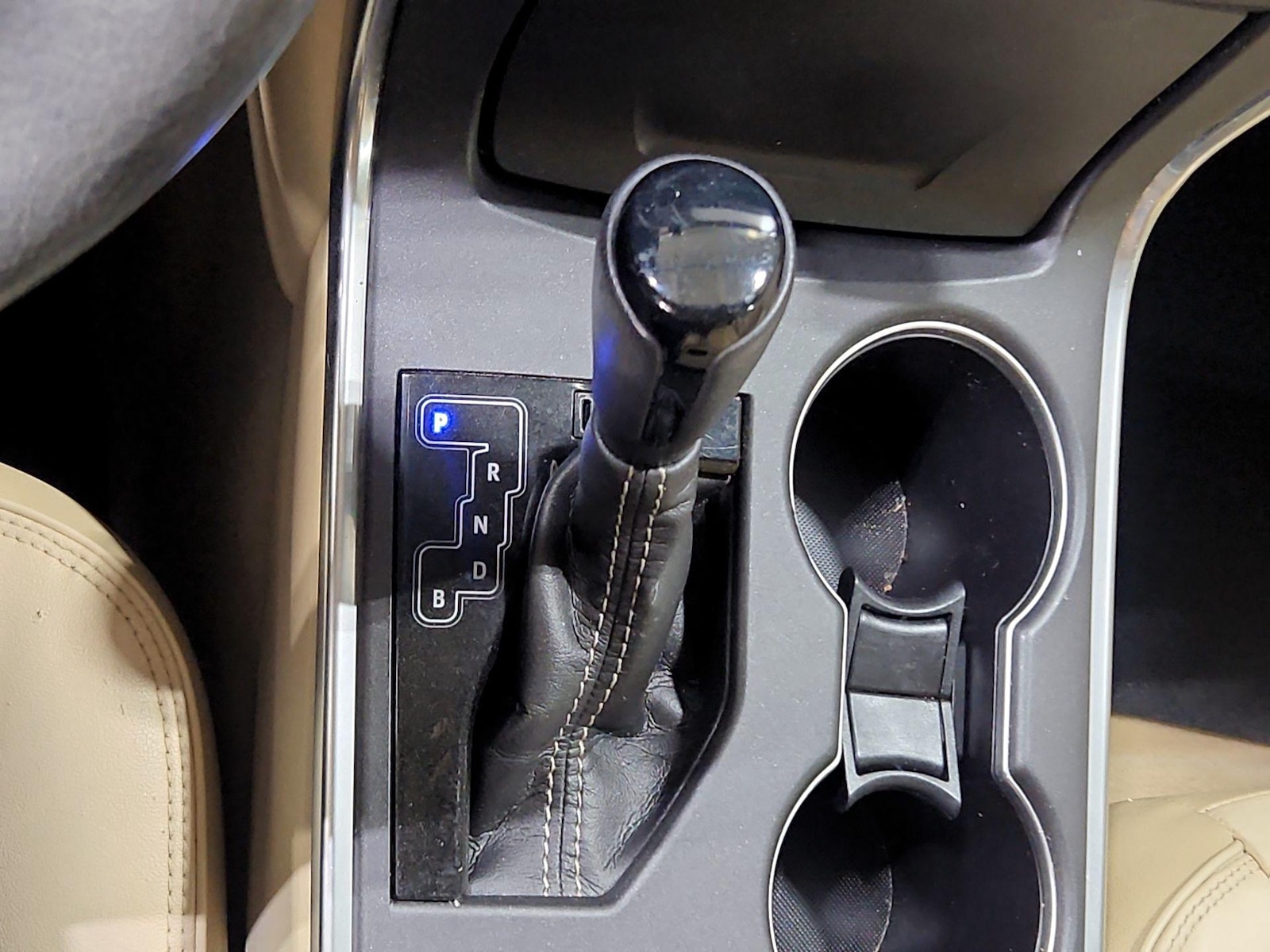 2017 Toyota Camry XLE Hybrid - Photo 18