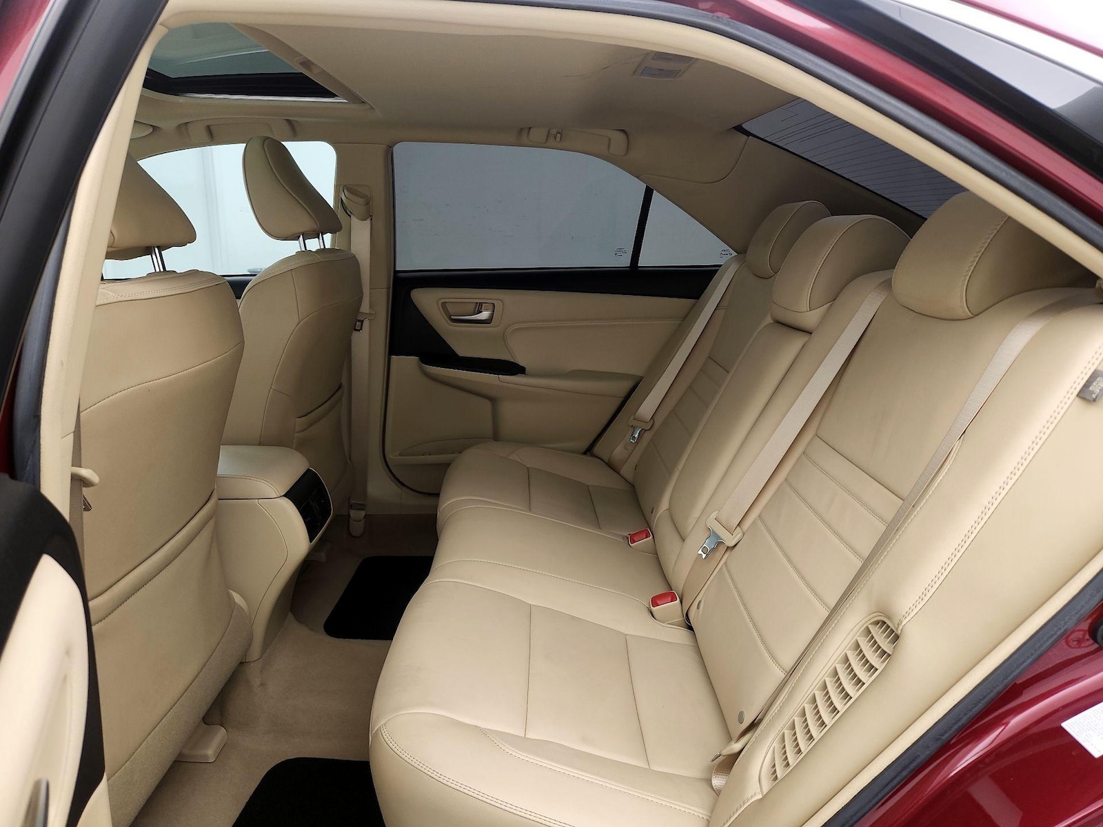 2017 Toyota Camry XLE Hybrid - Photo 21