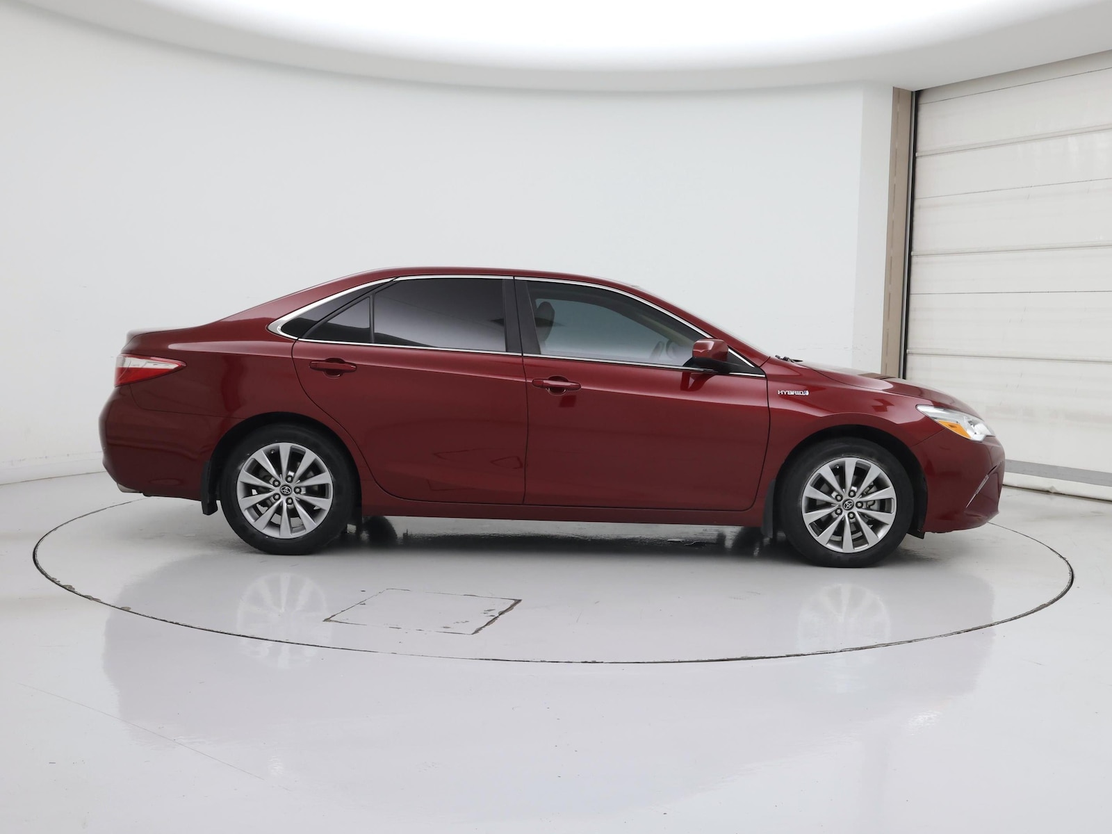 2017 Toyota Camry XLE Hybrid - Photo 8