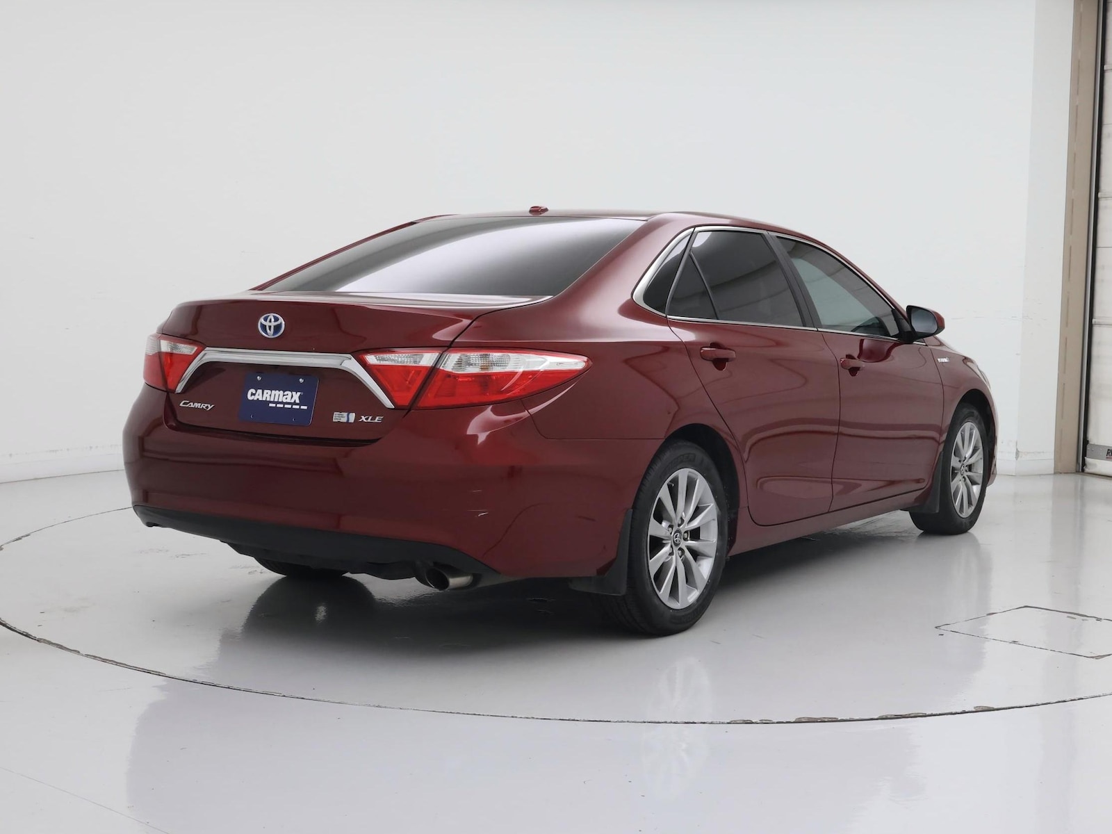 2017 Toyota Camry XLE Hybrid - Photo 9