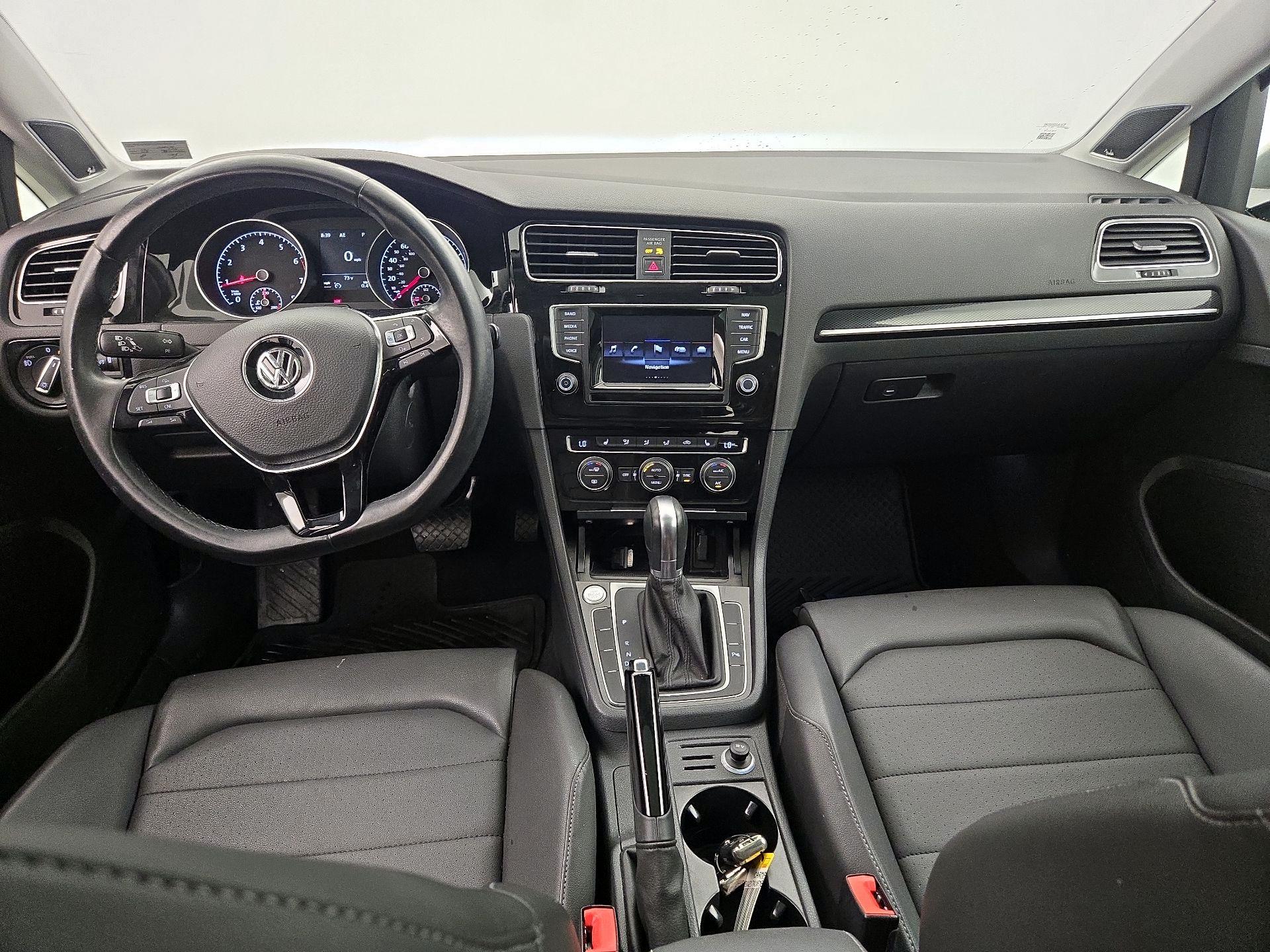 Thumbnail: 2015 Volkswagen Golf - 9
