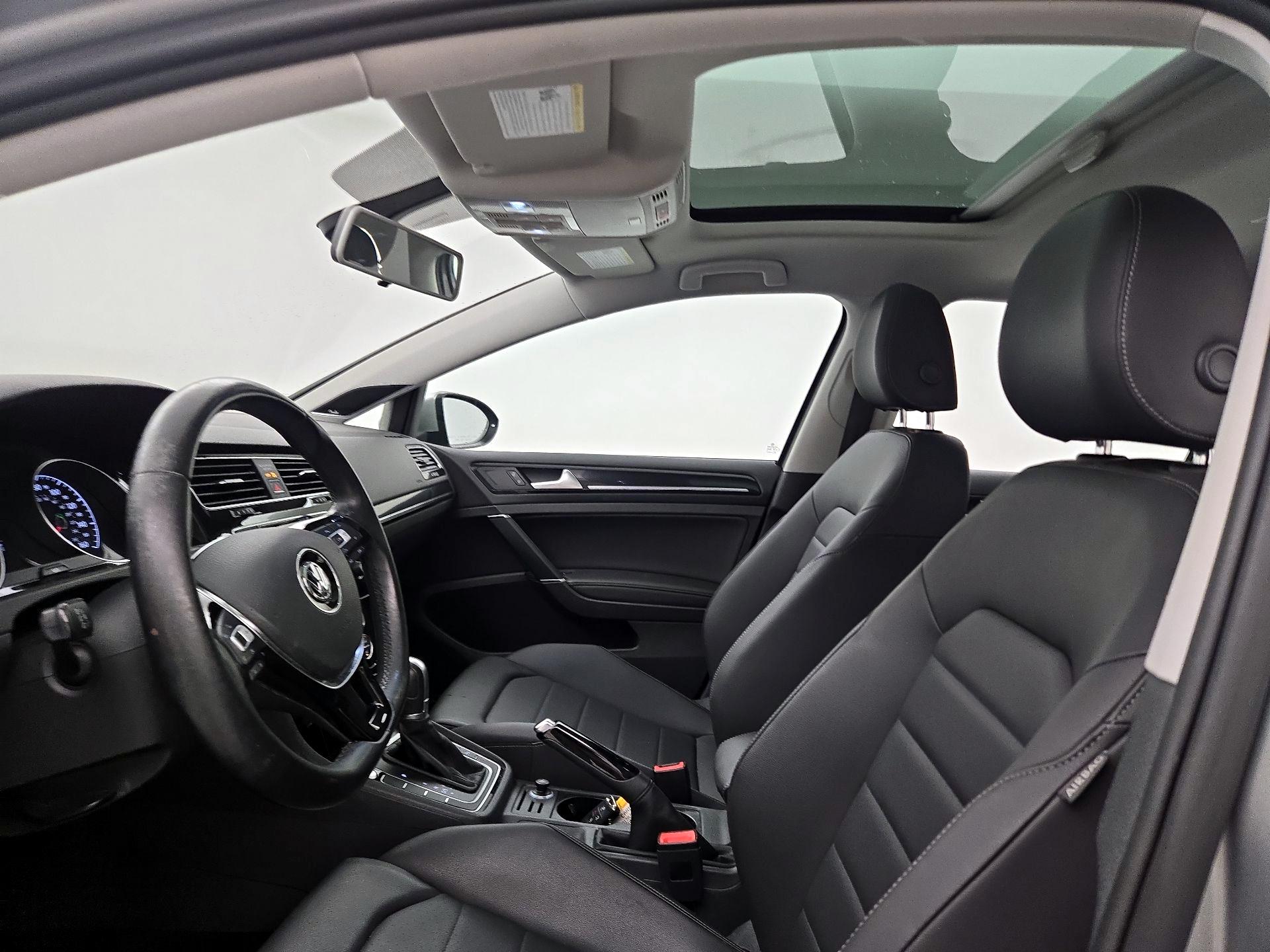 Thumbnail: 2015 Volkswagen Golf - 20