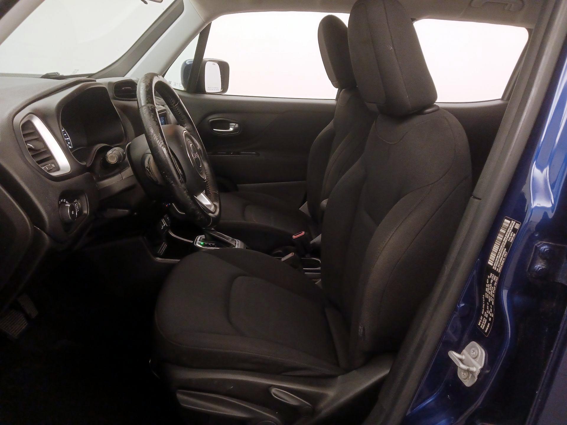Thumbnail: 2018 Jeep Renegade - 11