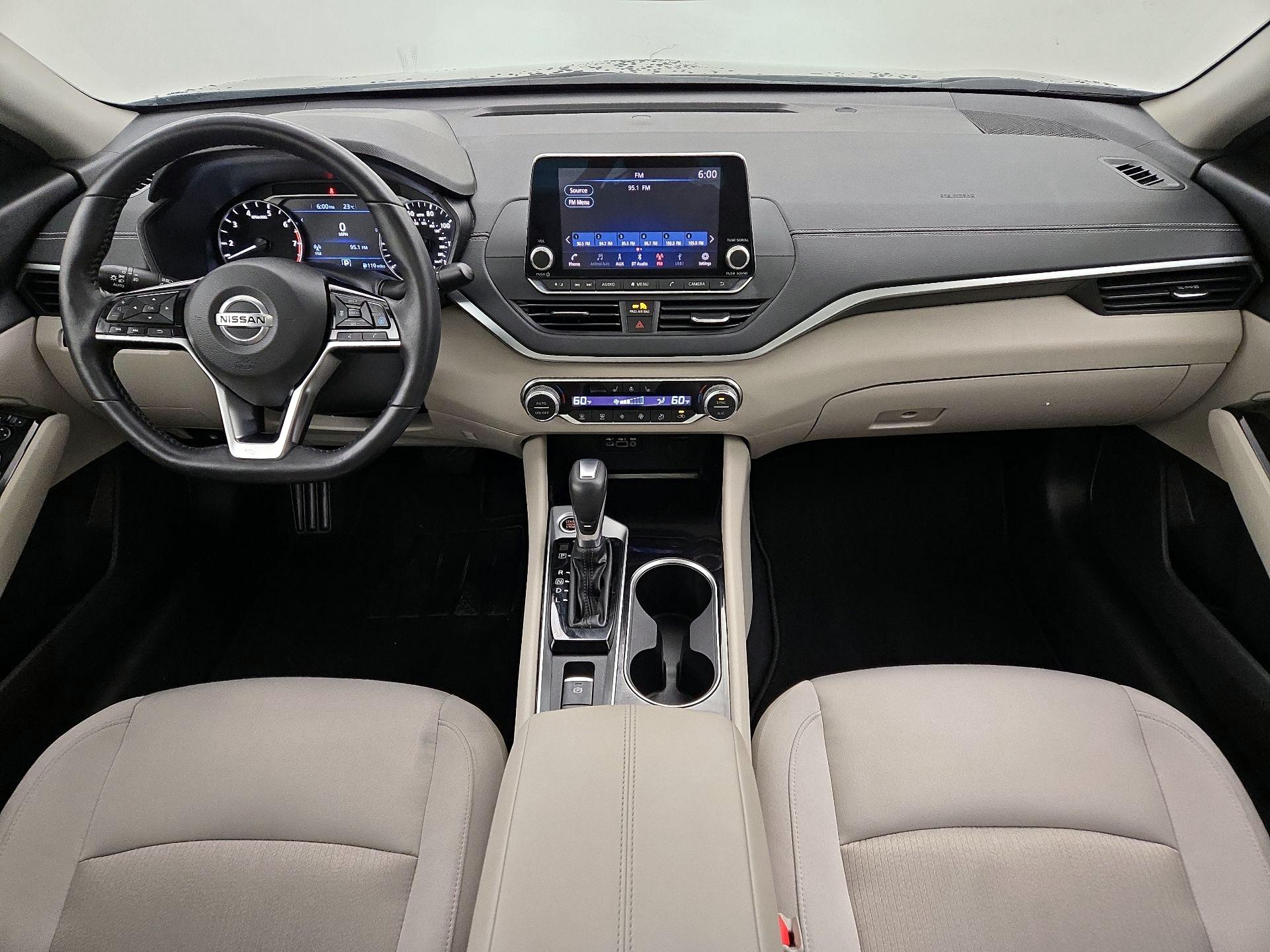 Thumbnail: 2020 Nissan Altima - 9