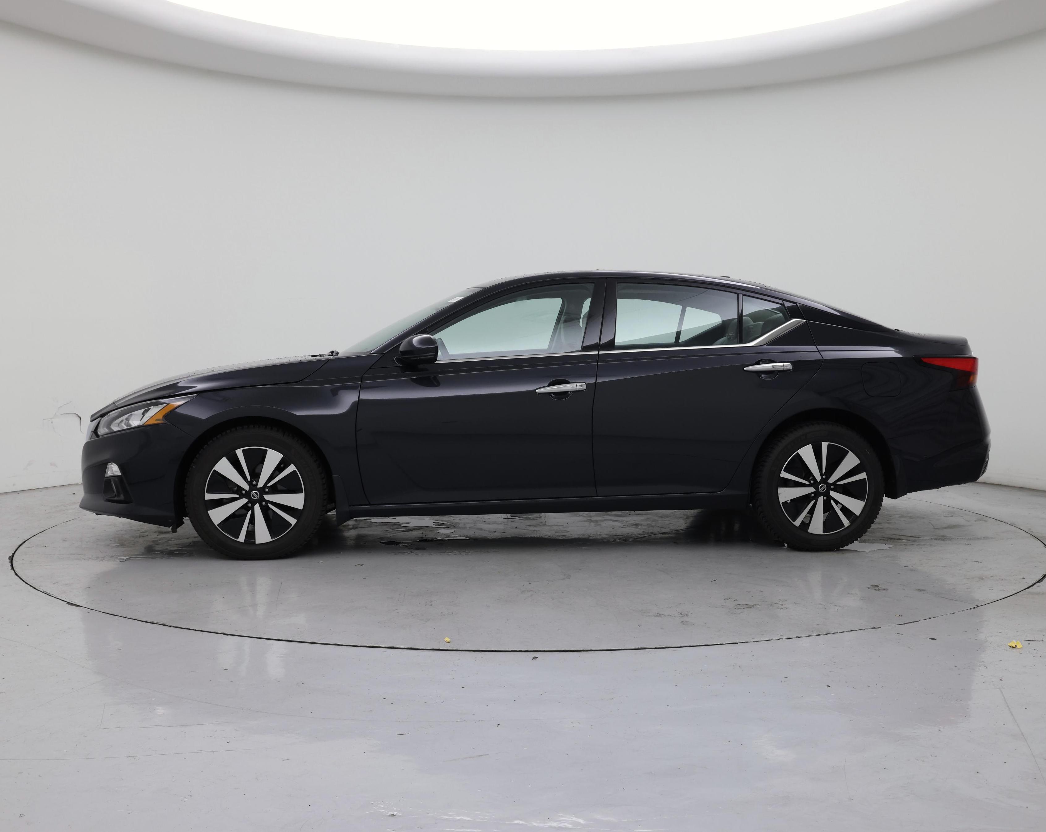 Thumbnail: 2020 Nissan Altima - 3