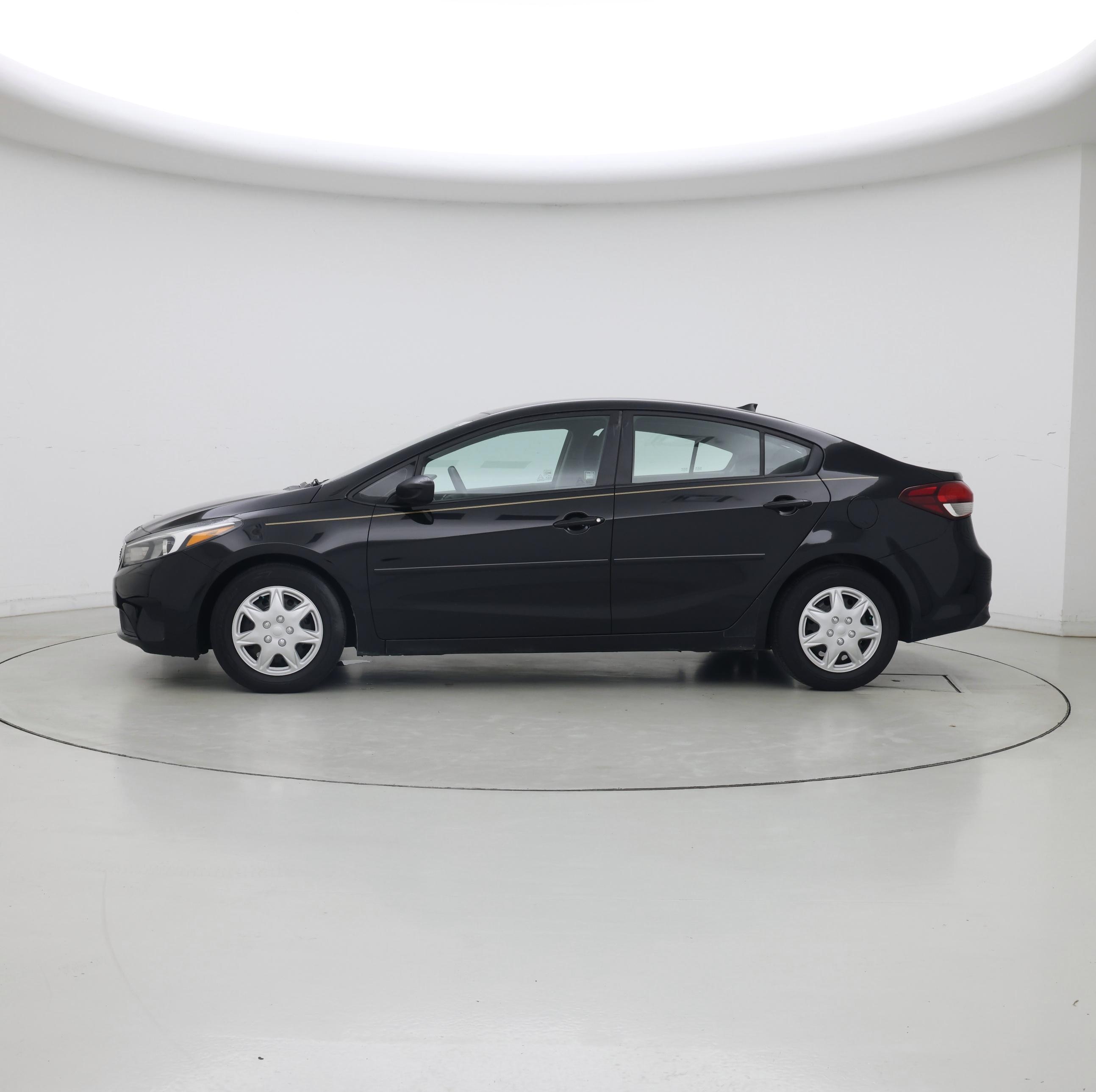 Thumbnail: 2017 Kia Forte - 3