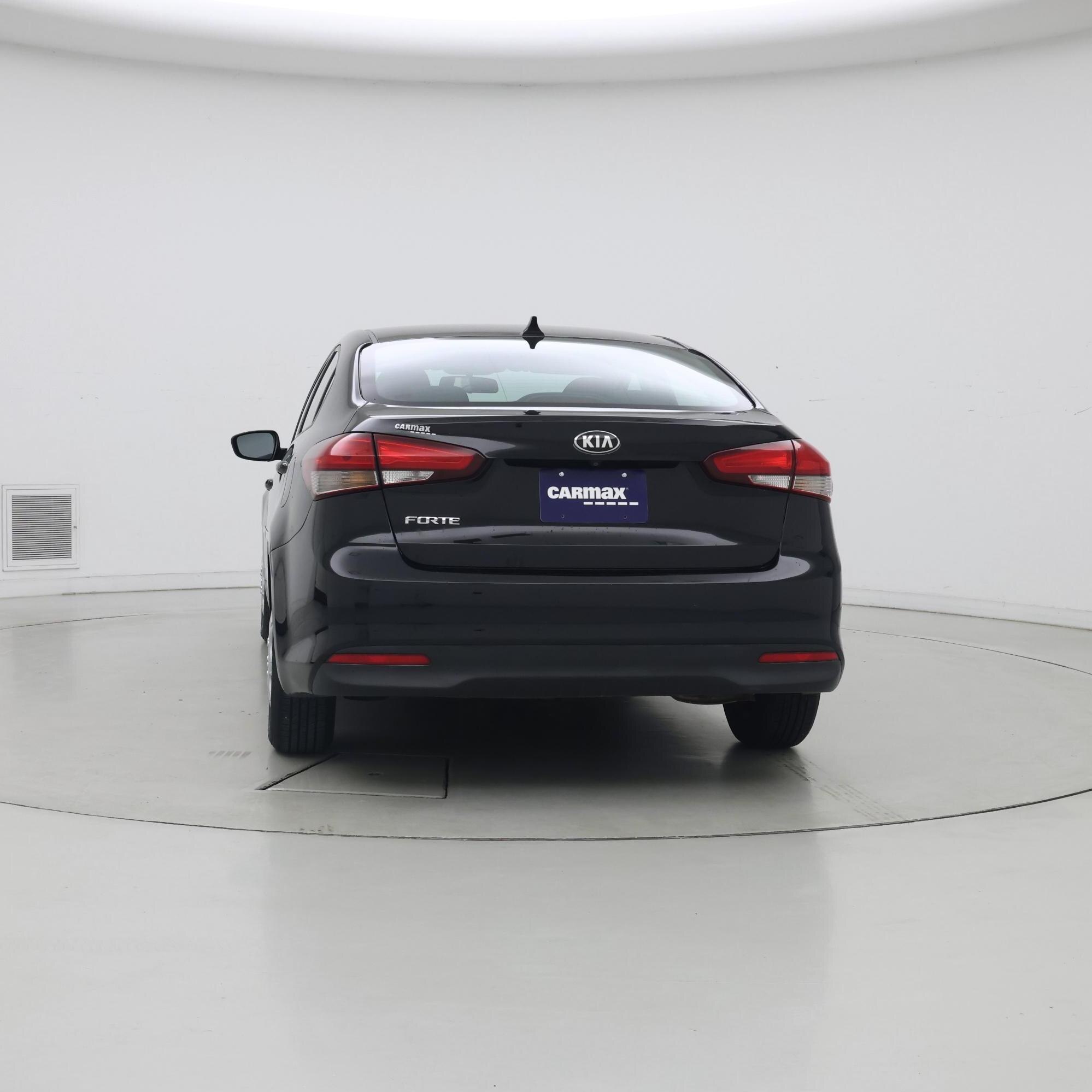 Thumbnail: 2017 Kia Forte - 6