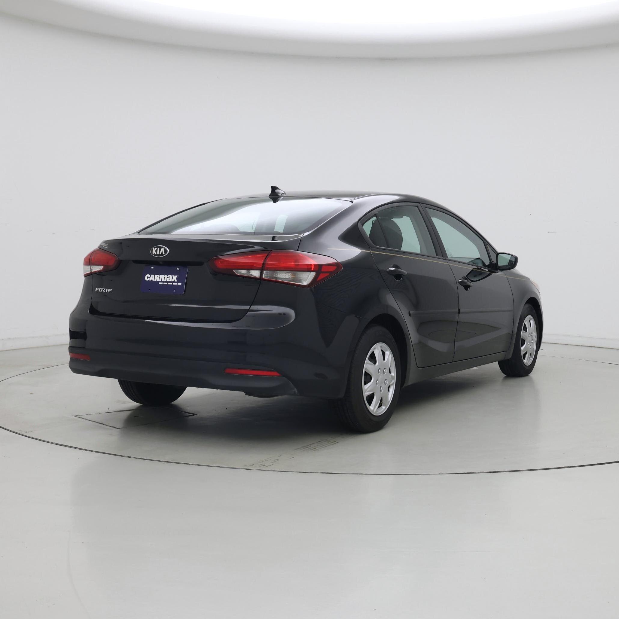 Thumbnail: 2017 Kia Forte - 8